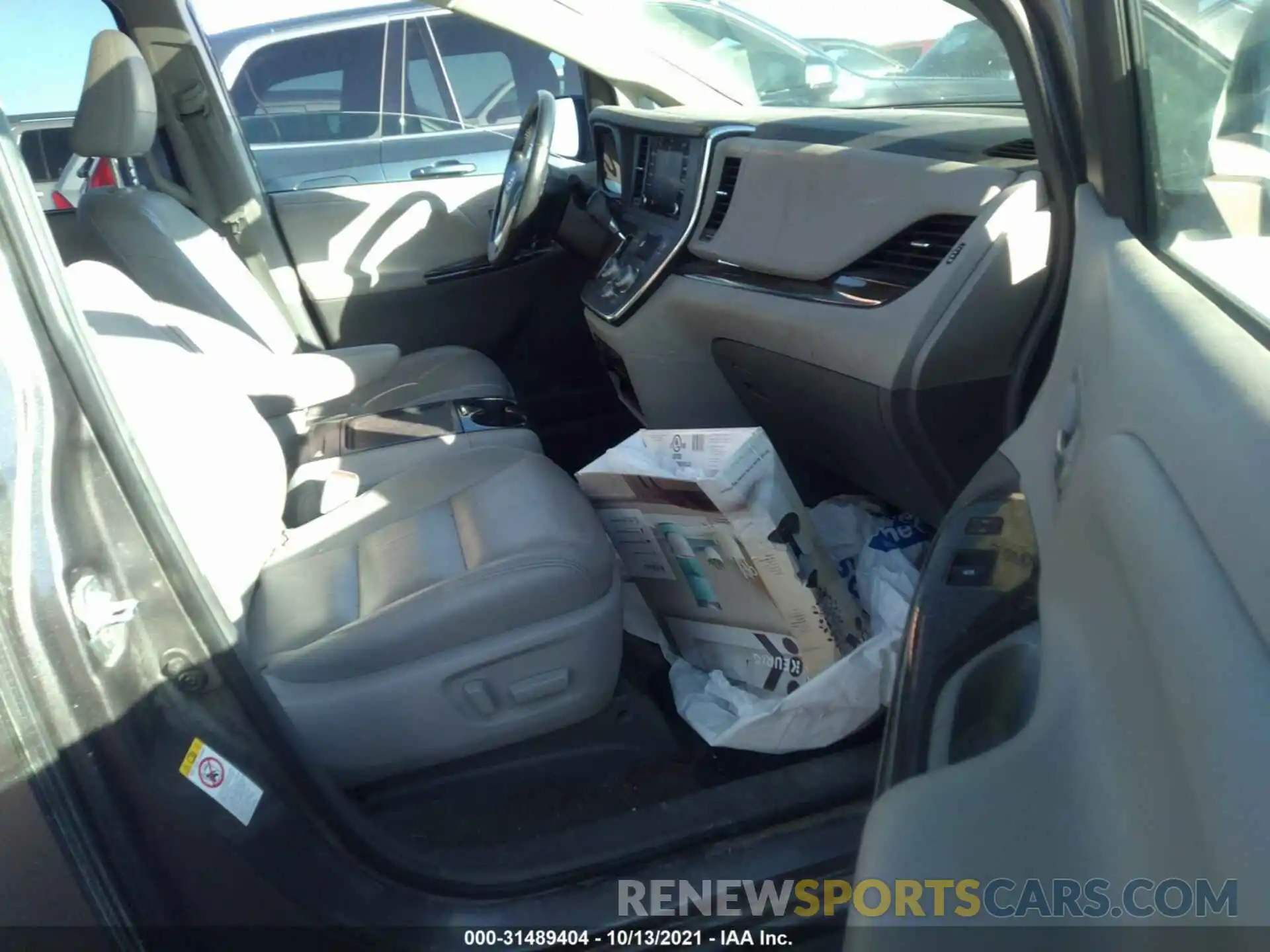 5 Photograph of a damaged car 5TDYZ3DC7KS970684 TOYOTA SIENNA 2019