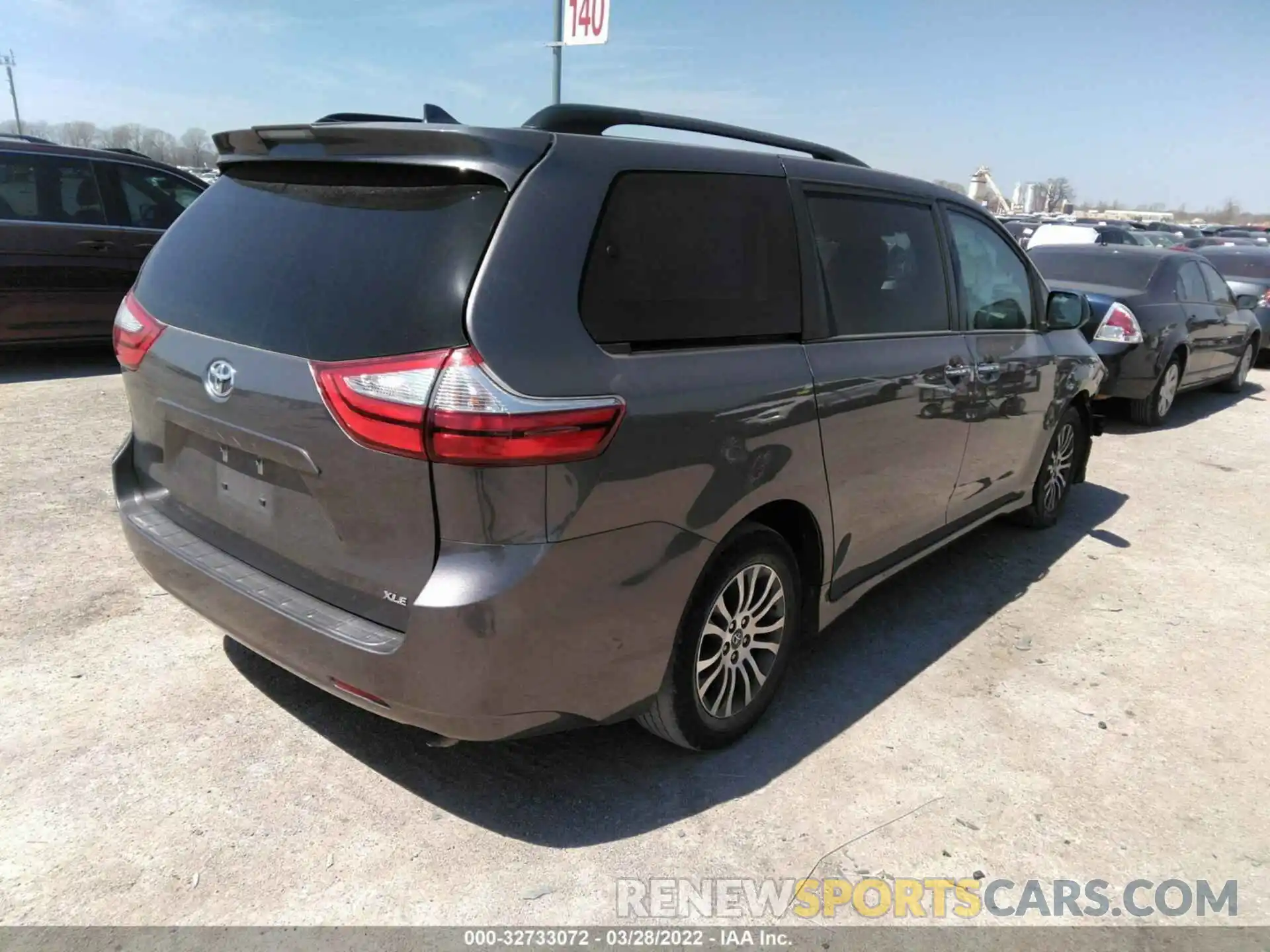 4 Фотография поврежденного автомобиля 5TDYZ3DC7KS972001 TOYOTA SIENNA 2019