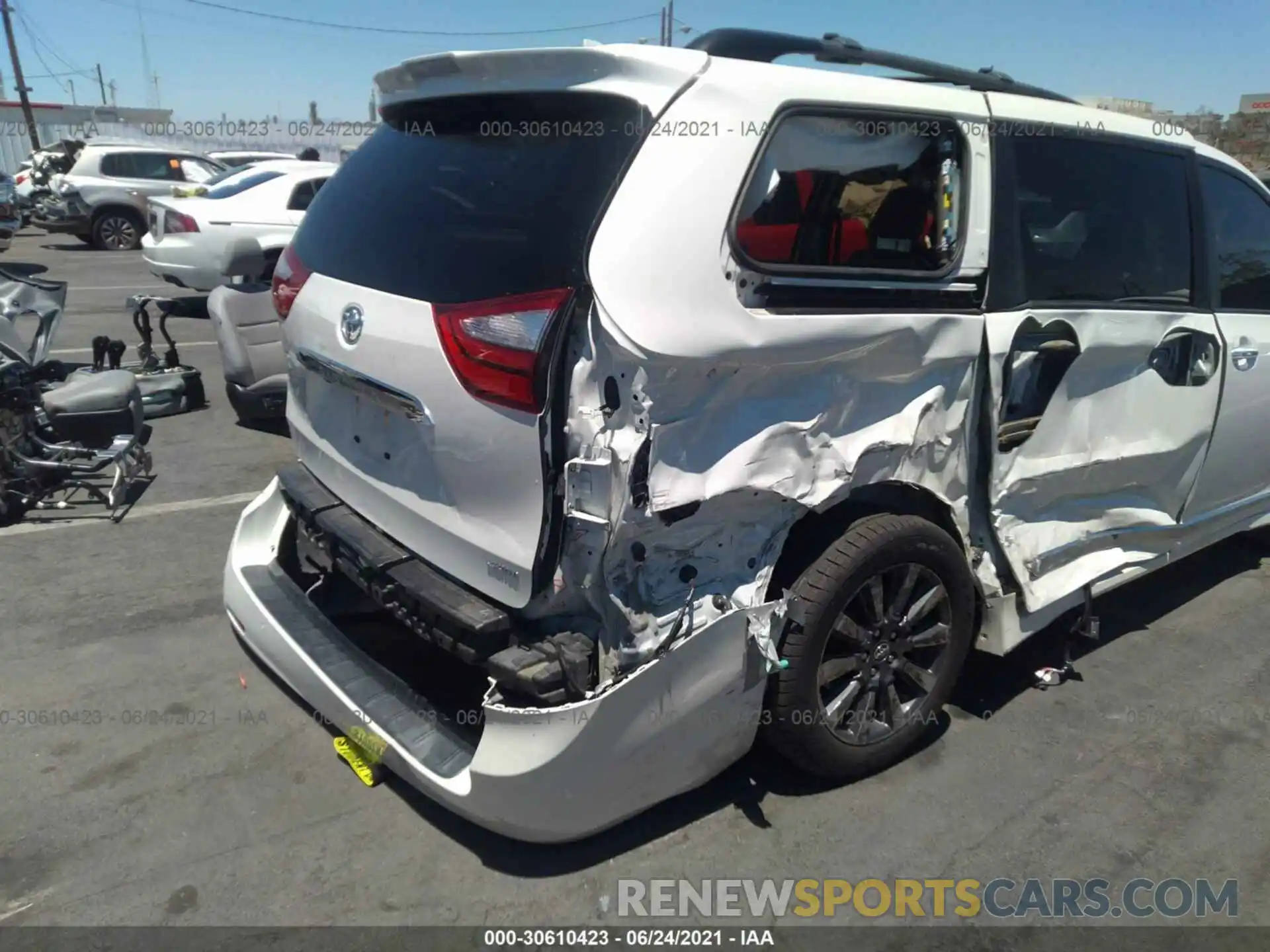 6 Photograph of a damaged car 5TDYZ3DC7KS972466 TOYOTA SIENNA 2019