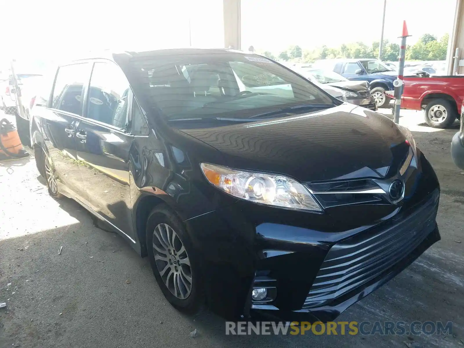 1 Photograph of a damaged car 5TDYZ3DC7KS973973 TOYOTA SIENNA 2019