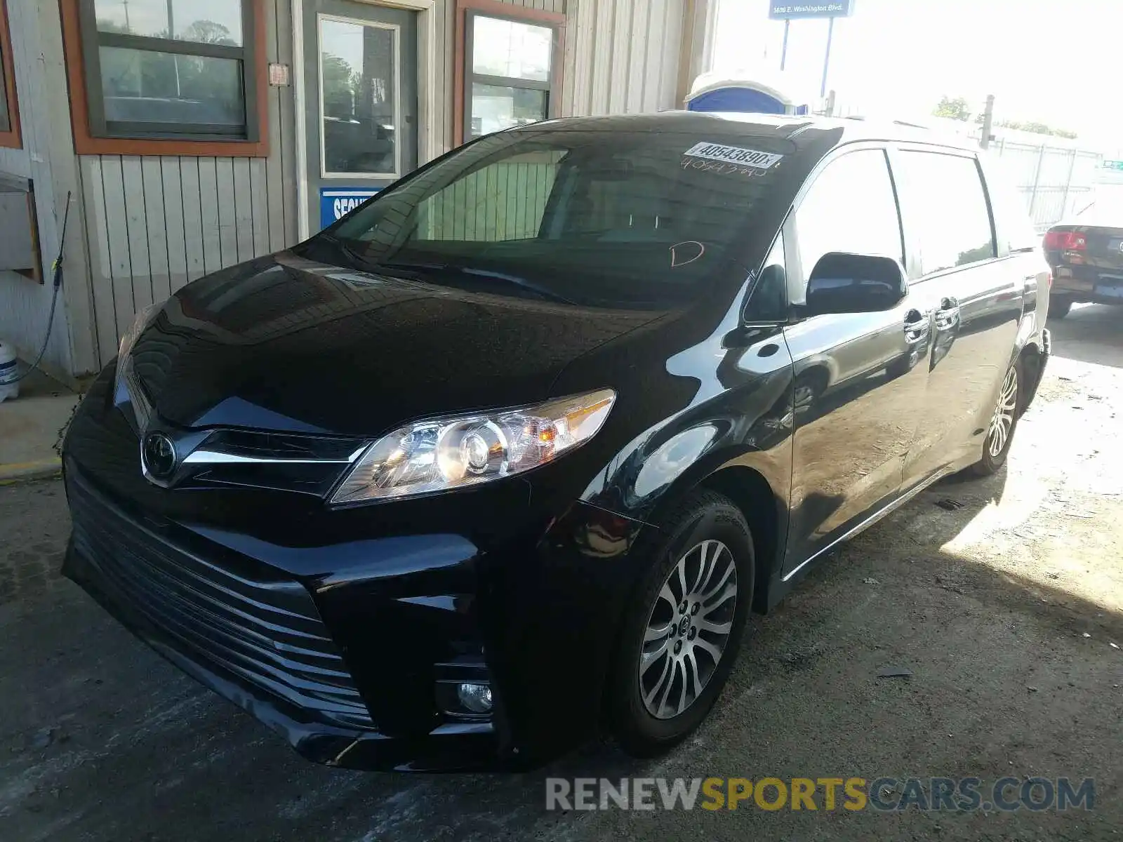 2 Photograph of a damaged car 5TDYZ3DC7KS973973 TOYOTA SIENNA 2019