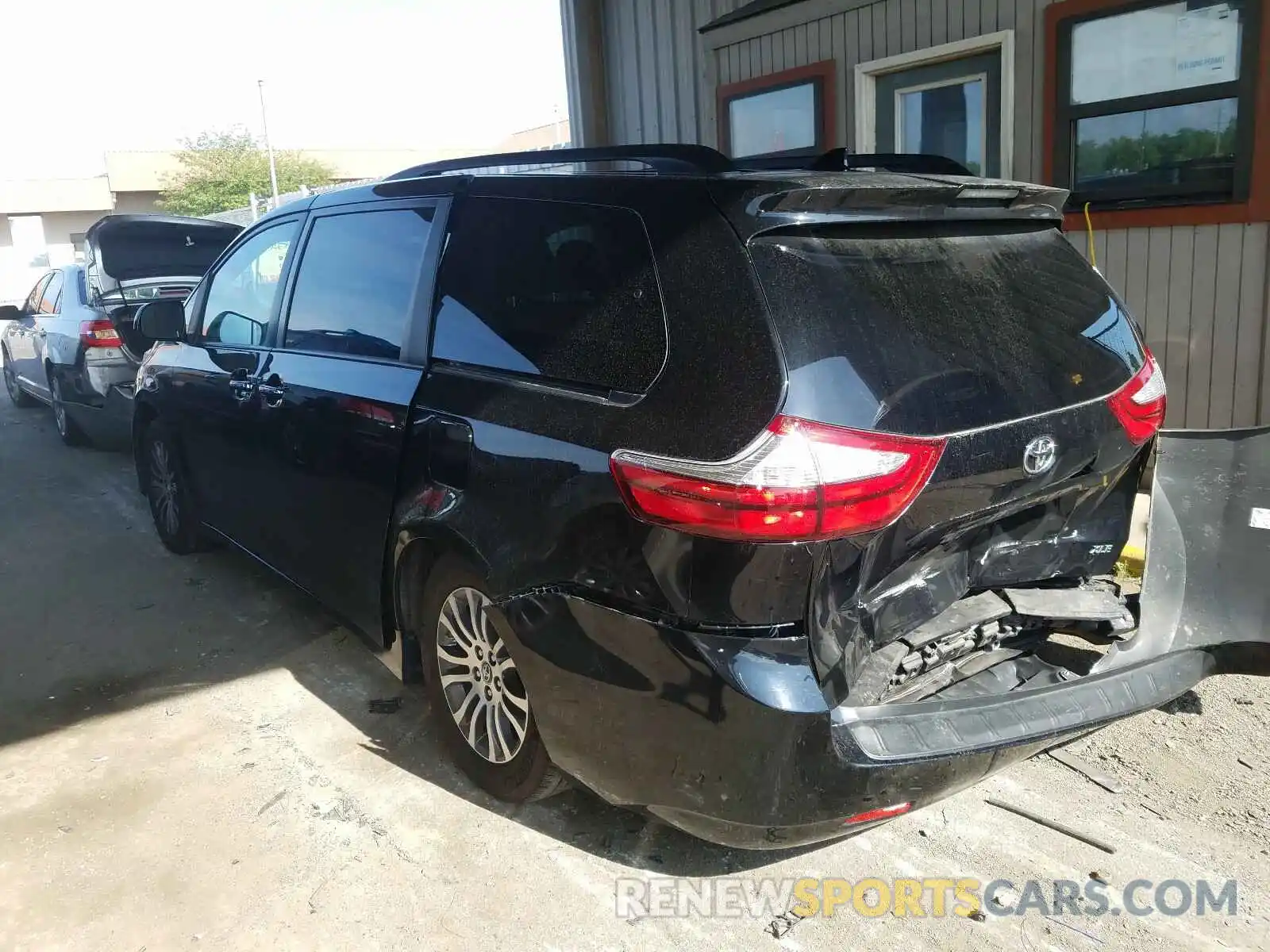 3 Фотография поврежденного автомобиля 5TDYZ3DC7KS973973 TOYOTA SIENNA 2019