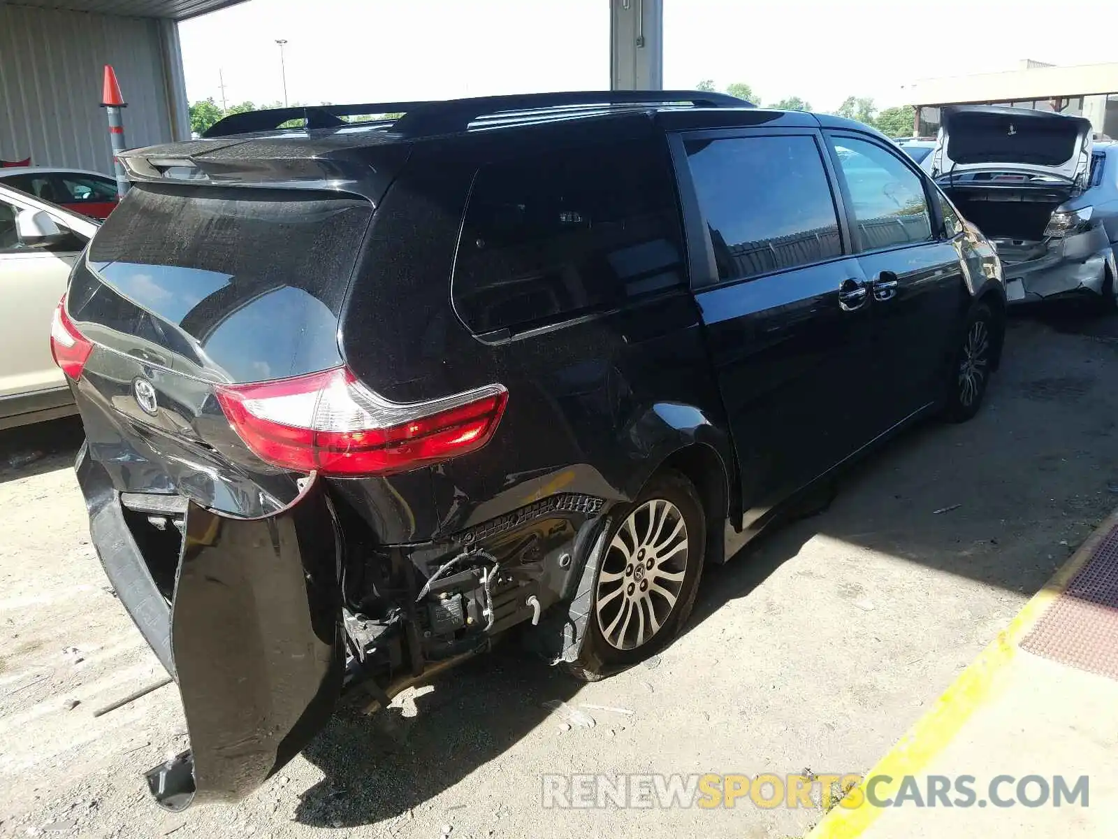 4 Фотография поврежденного автомобиля 5TDYZ3DC7KS973973 TOYOTA SIENNA 2019