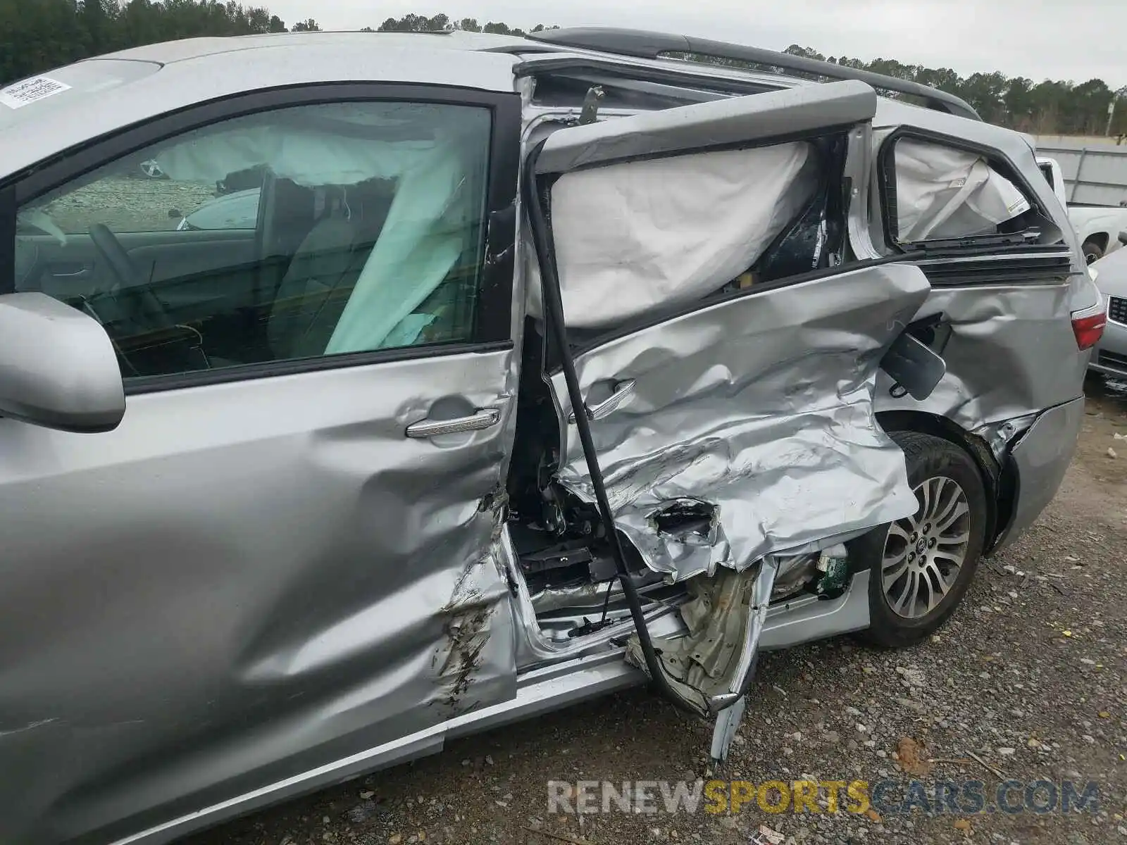 9 Фотография поврежденного автомобиля 5TDYZ3DC7KS975349 TOYOTA SIENNA 2019