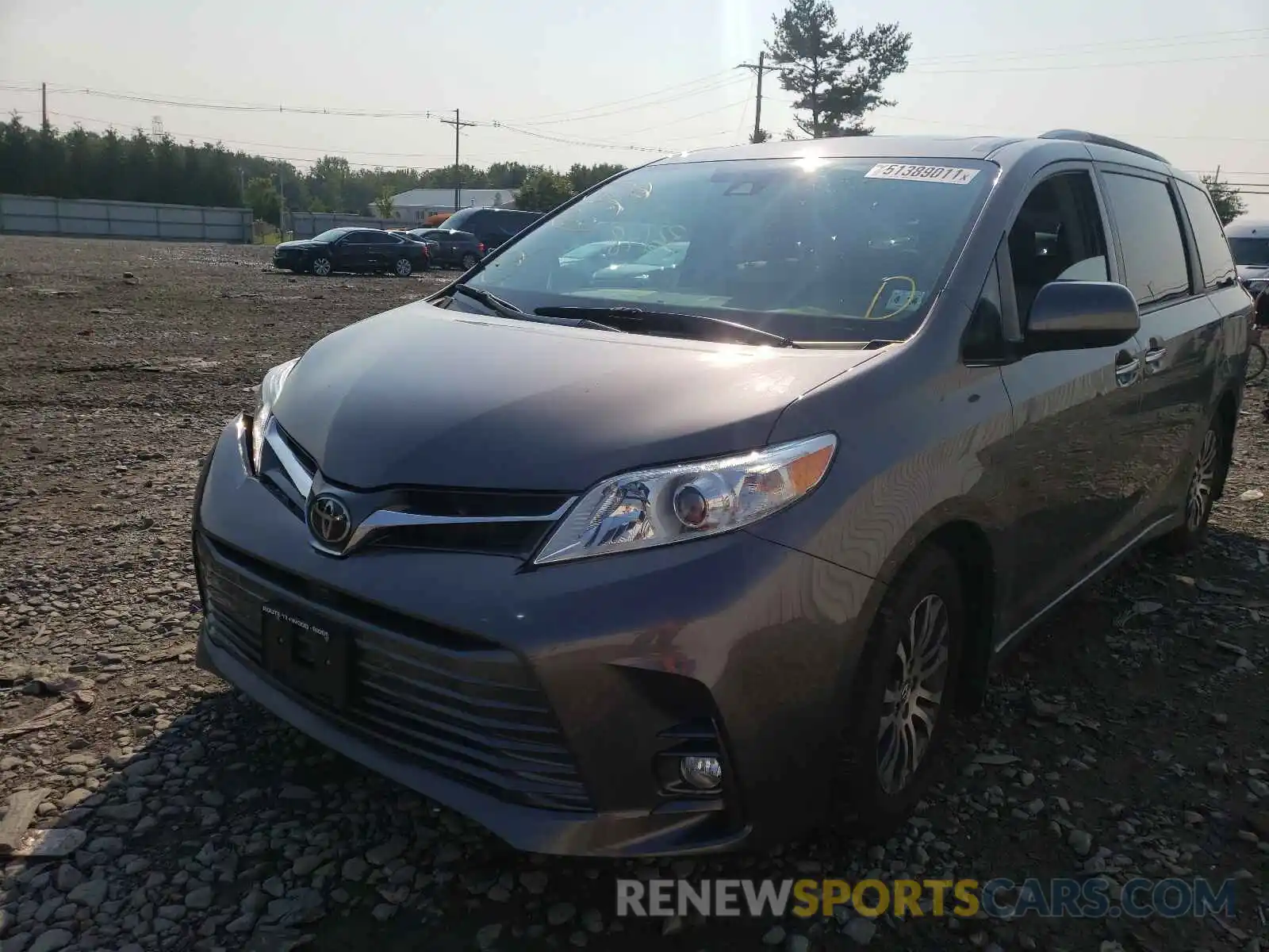 2 Photograph of a damaged car 5TDYZ3DC7KS977621 TOYOTA SIENNA 2019