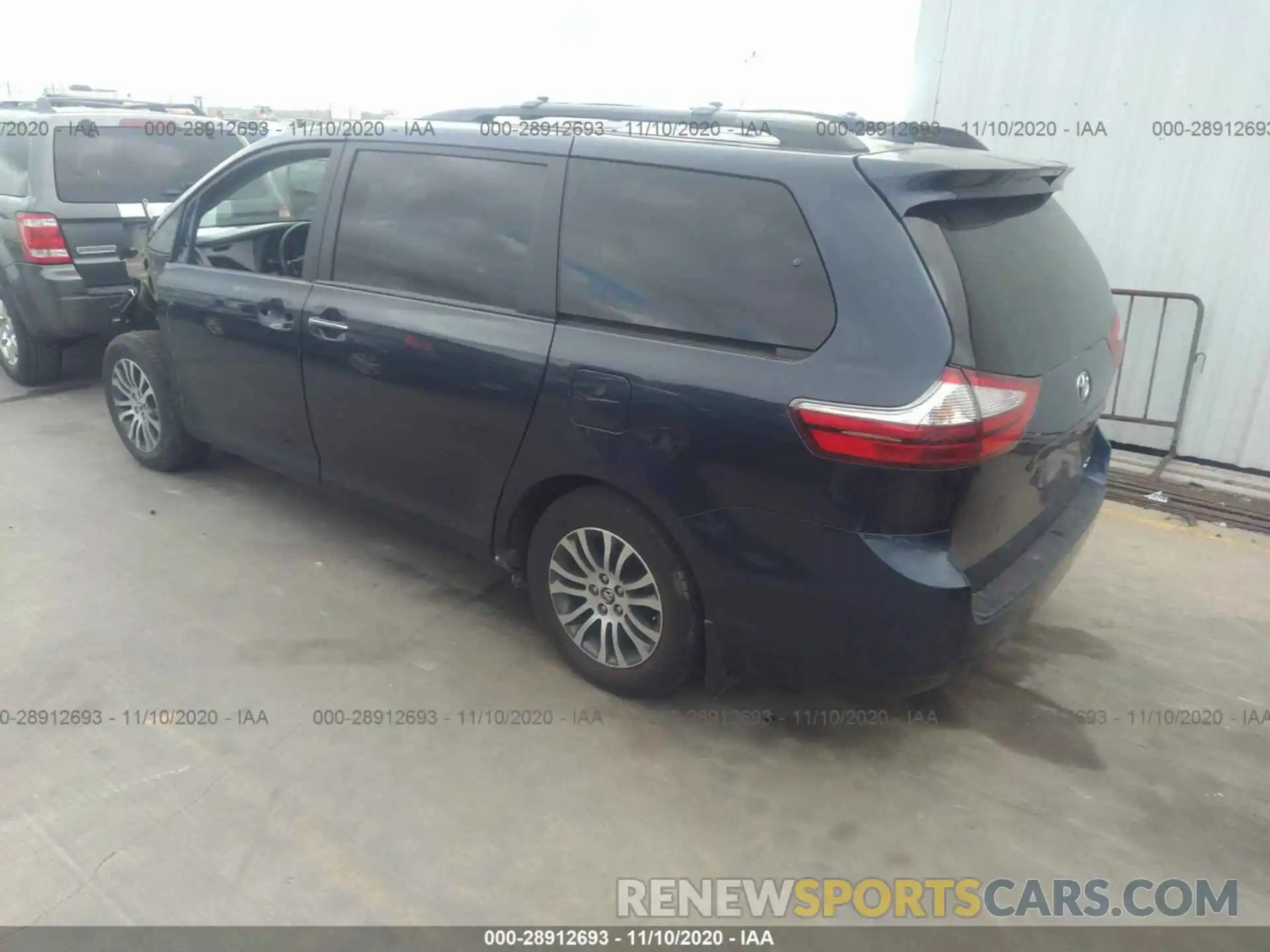 3 Фотография поврежденного автомобиля 5TDYZ3DC7KS977697 TOYOTA SIENNA 2019