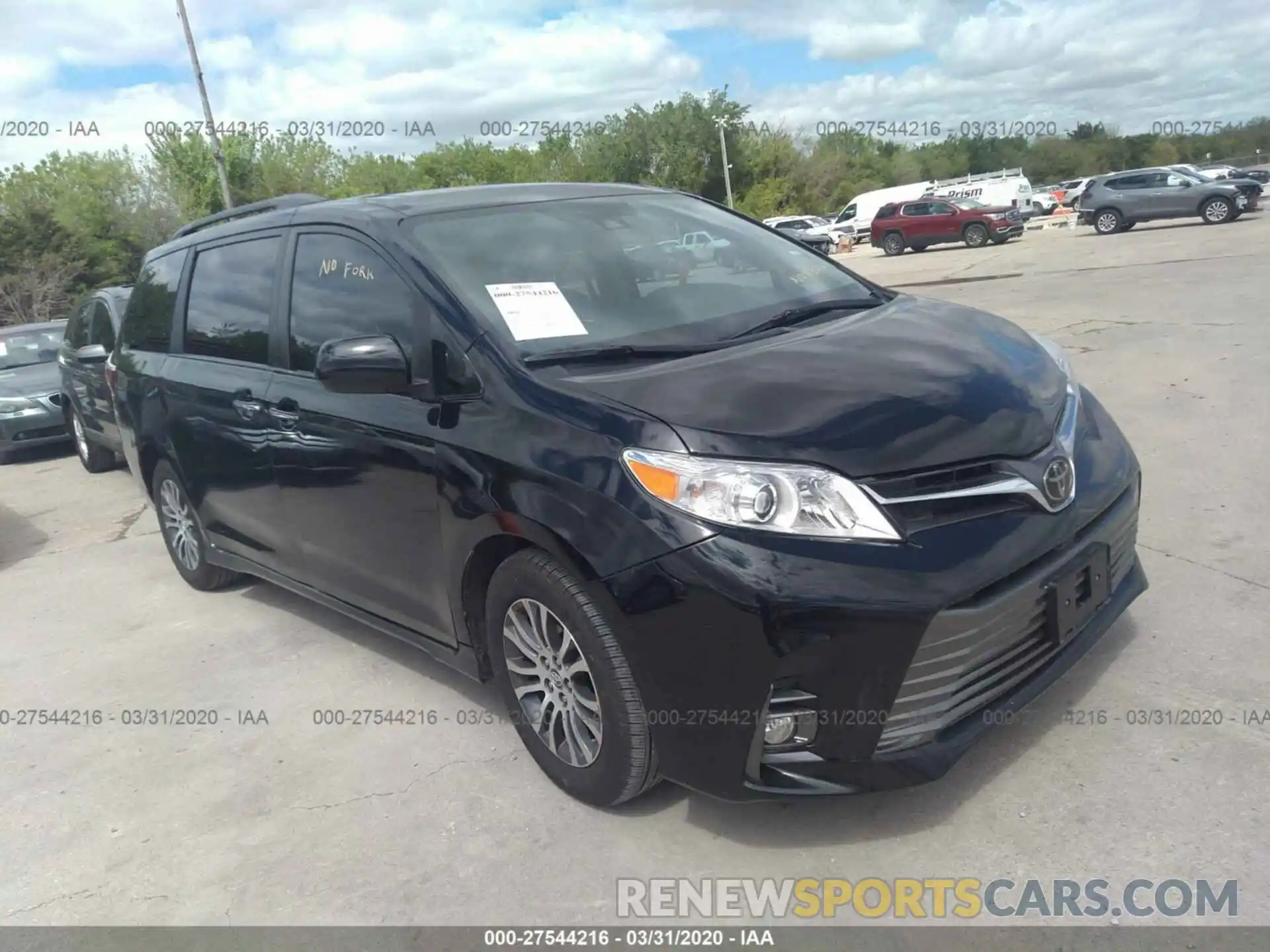 1 Photograph of a damaged car 5TDYZ3DC7KS978722 TOYOTA SIENNA 2019