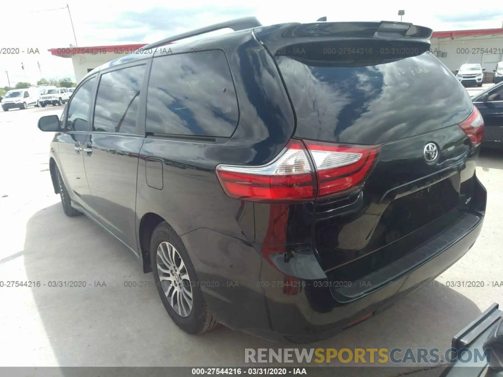 3 Photograph of a damaged car 5TDYZ3DC7KS978722 TOYOTA SIENNA 2019