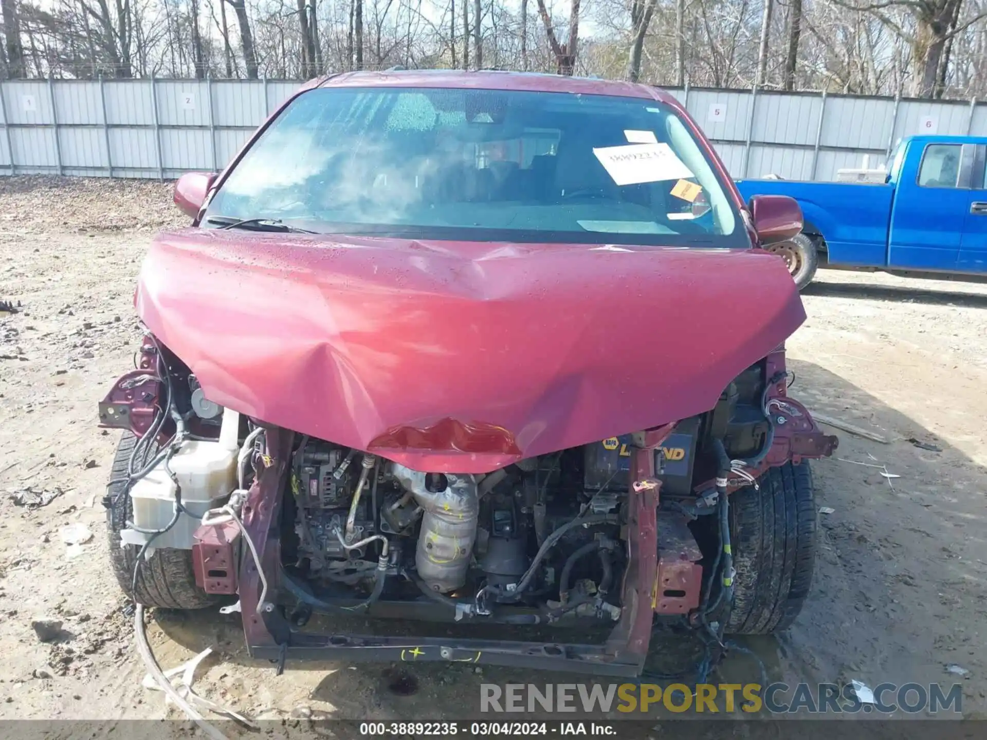 13 Photograph of a damaged car 5TDYZ3DC7KS983287 TOYOTA SIENNA 2019