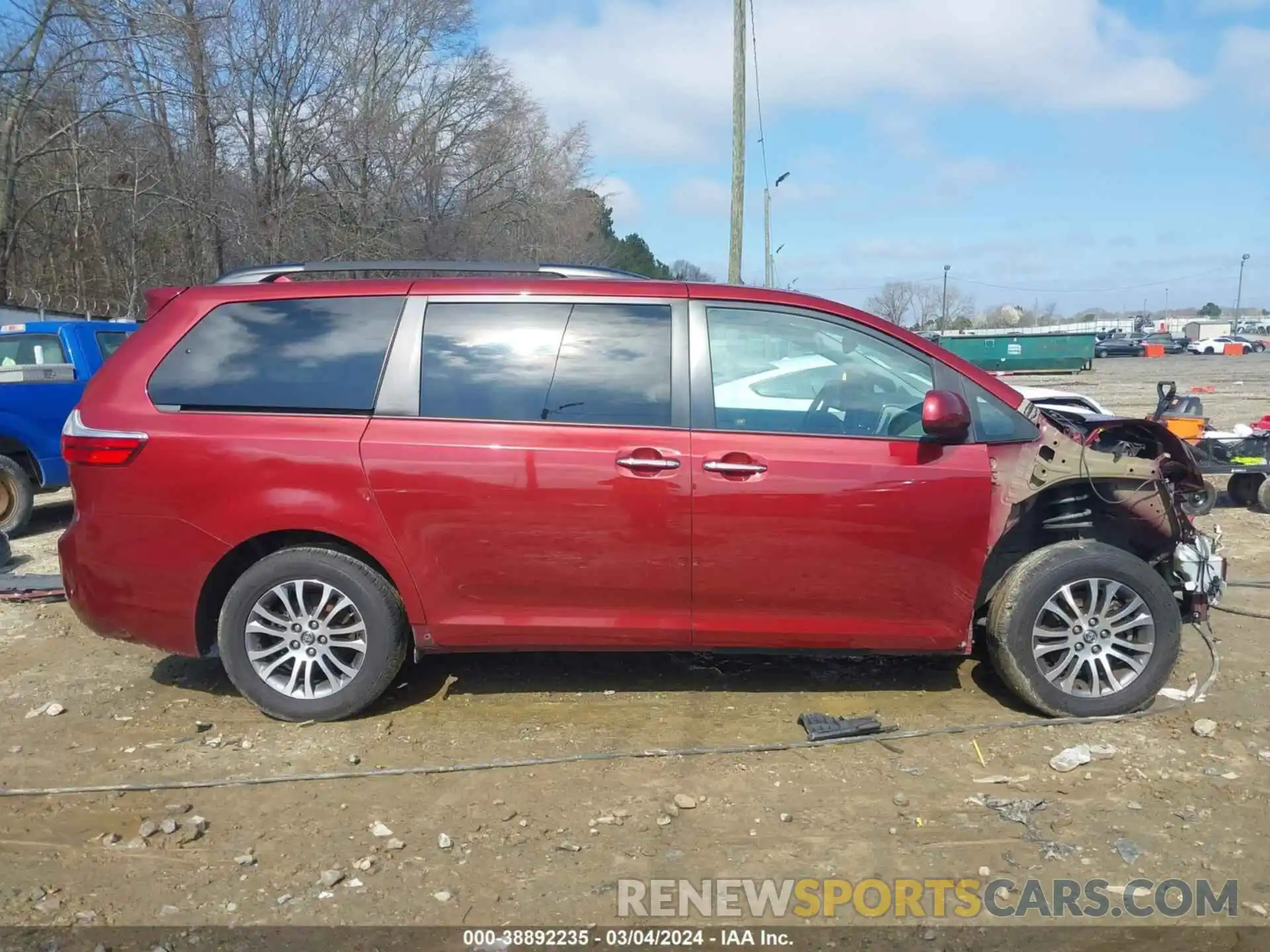 14 Photograph of a damaged car 5TDYZ3DC7KS983287 TOYOTA SIENNA 2019