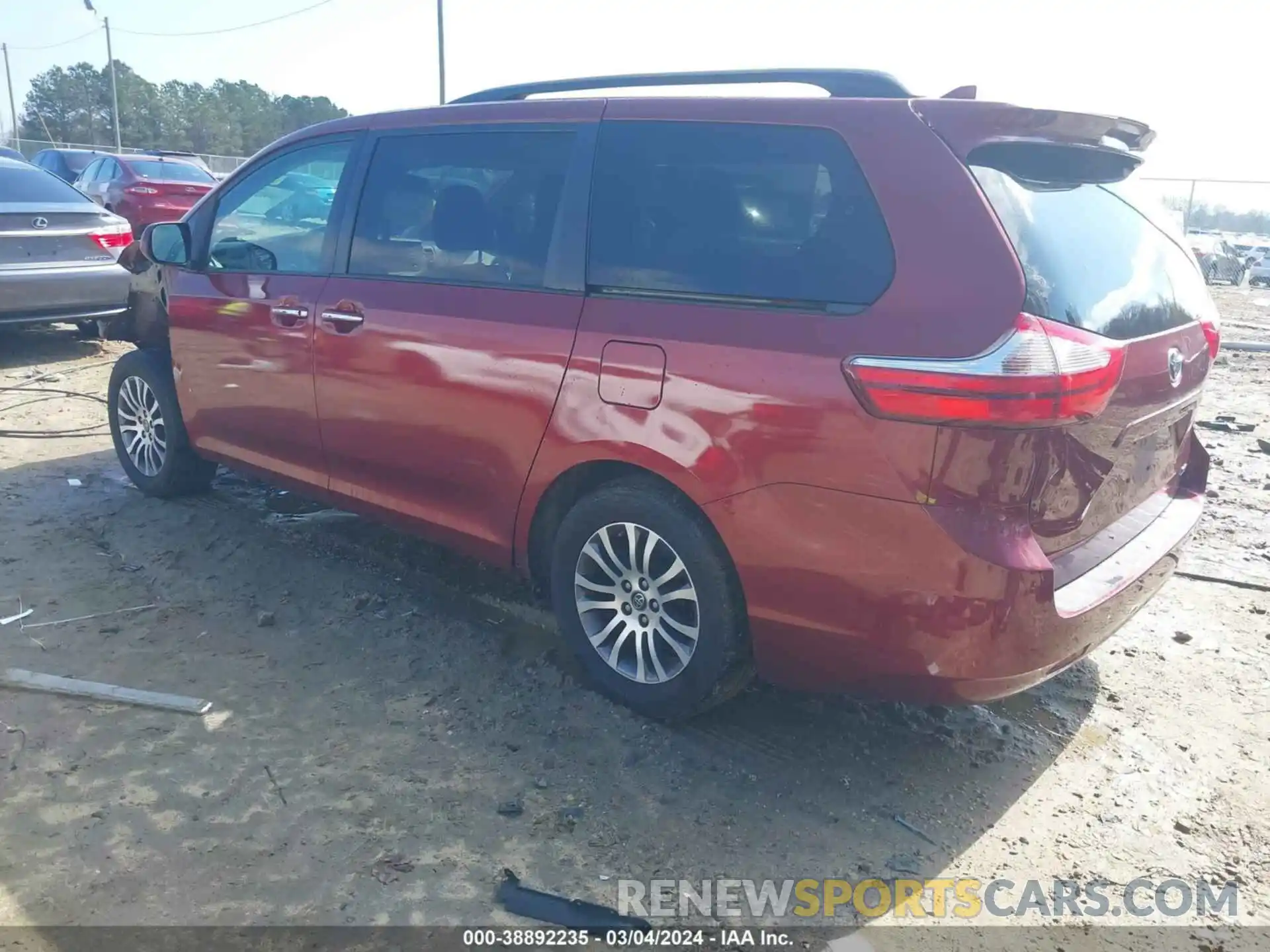 3 Photograph of a damaged car 5TDYZ3DC7KS983287 TOYOTA SIENNA 2019