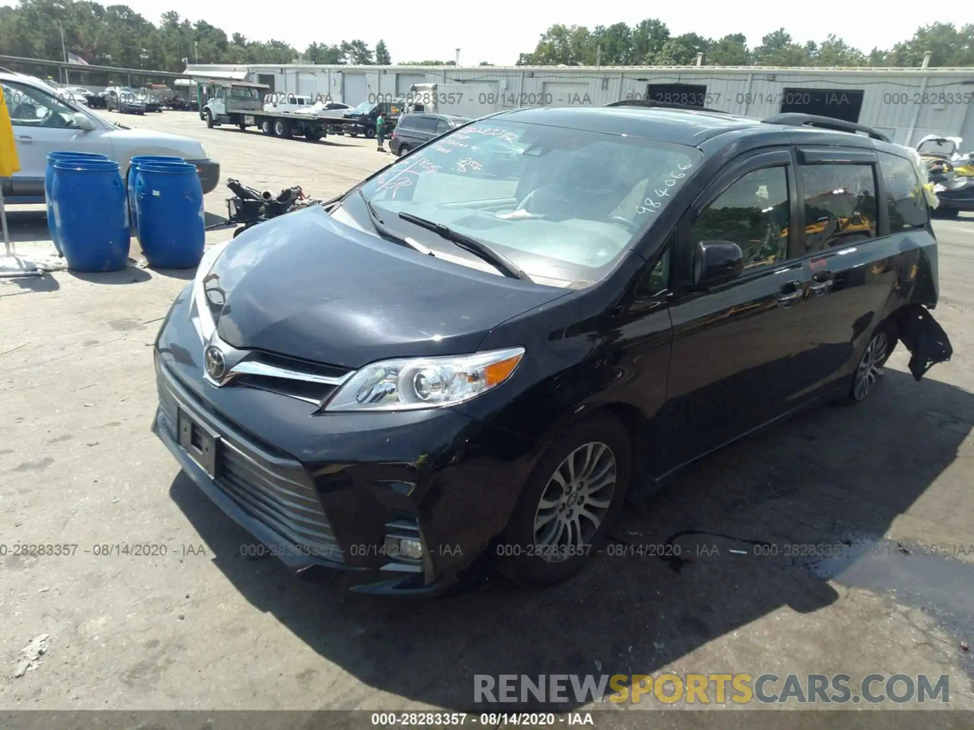 2 Photograph of a damaged car 5TDYZ3DC7KS984066 TOYOTA SIENNA 2019