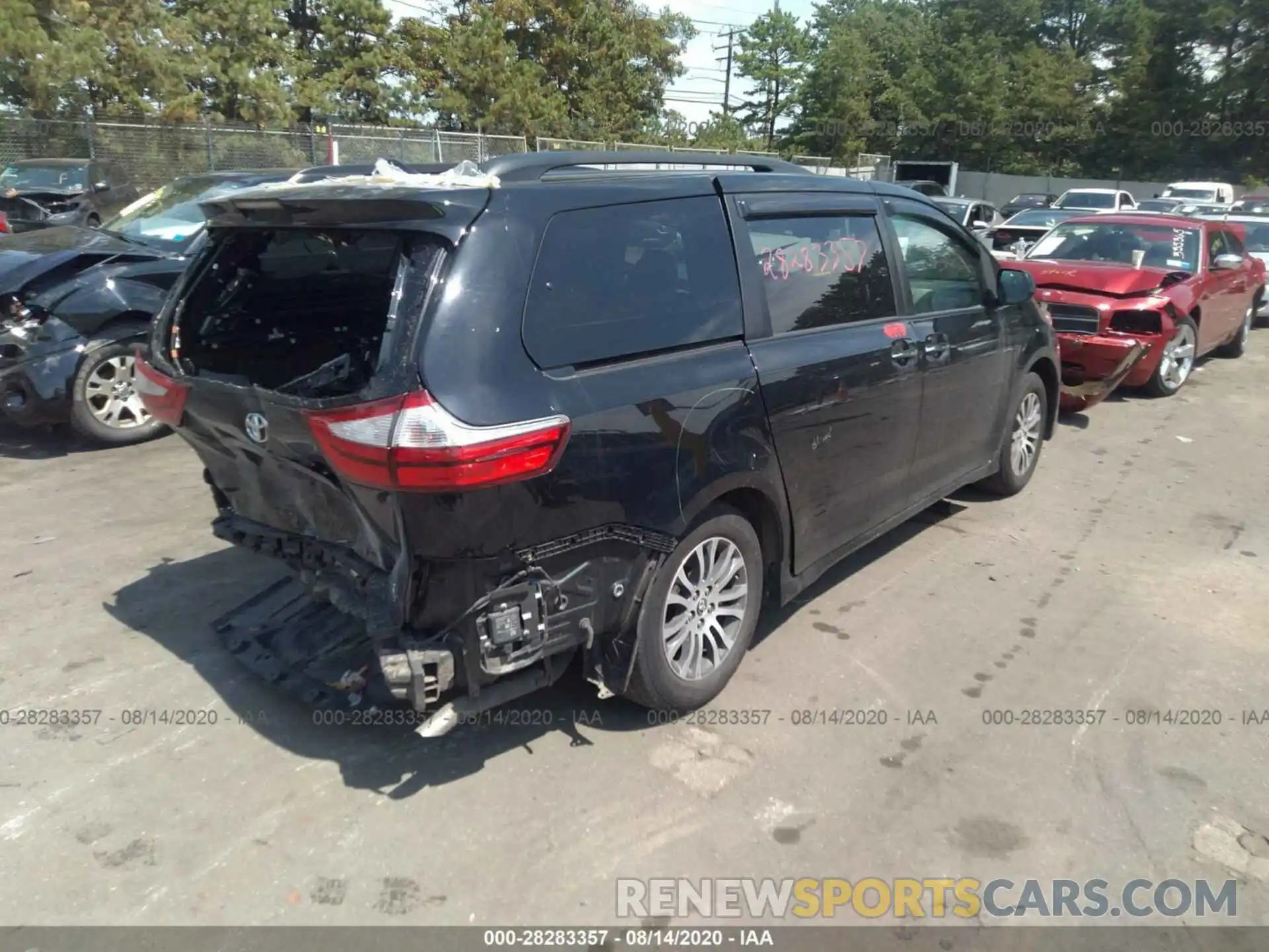 4 Фотография поврежденного автомобиля 5TDYZ3DC7KS984066 TOYOTA SIENNA 2019