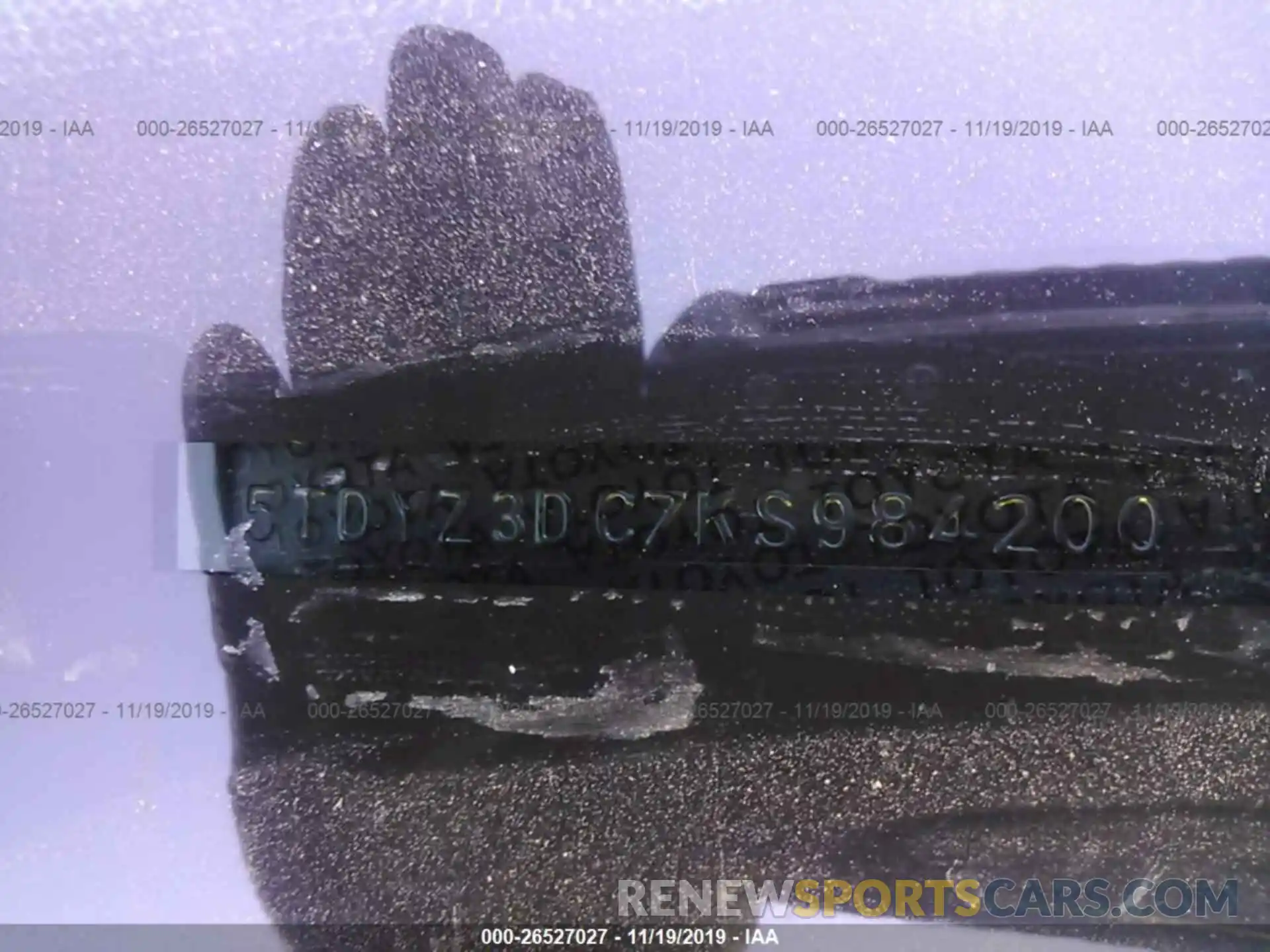 9 Photograph of a damaged car 5TDYZ3DC7KS984200 TOYOTA SIENNA 2019