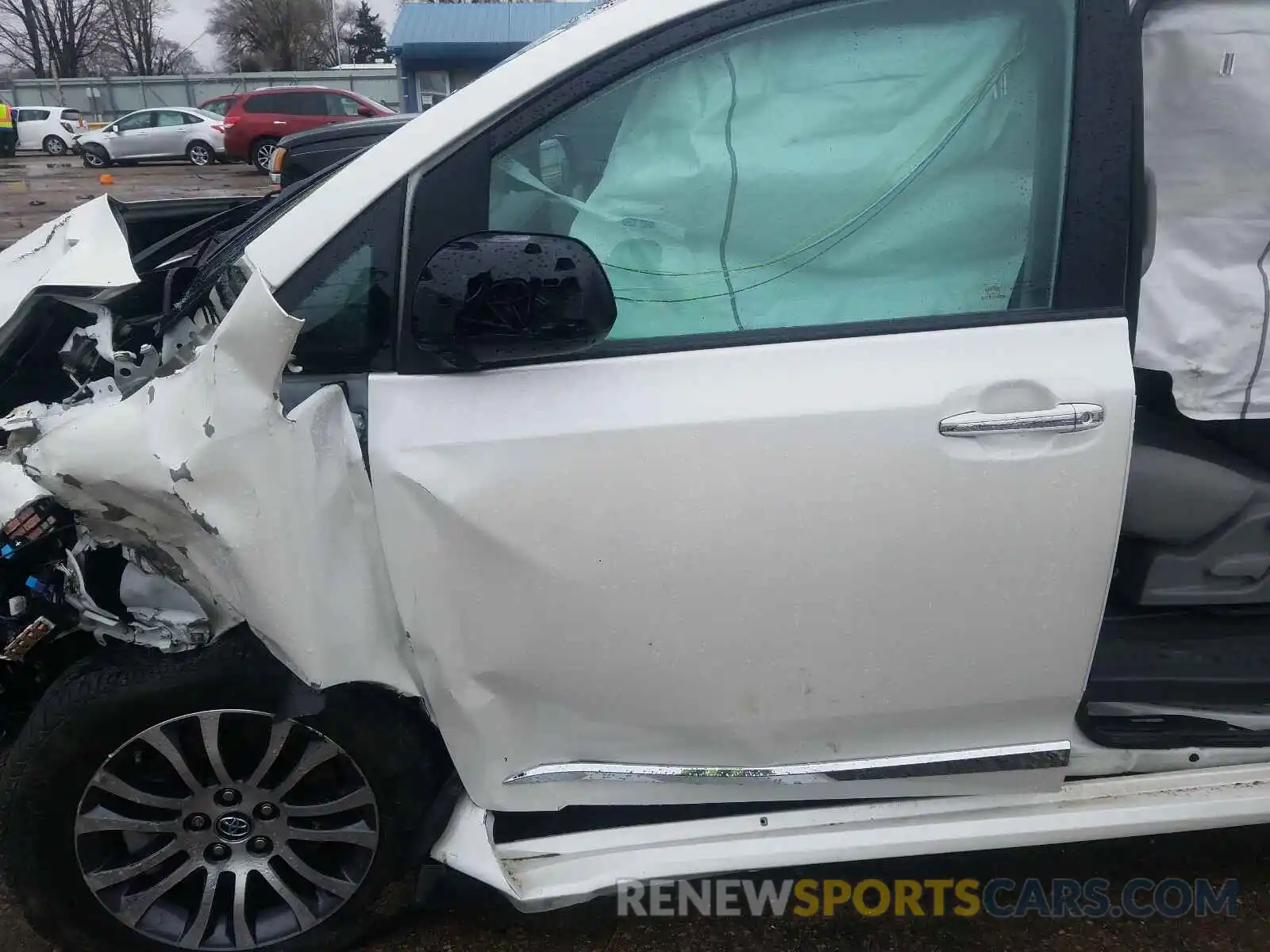 10 Photograph of a damaged car 5TDYZ3DC7KS984634 TOYOTA SIENNA 2019