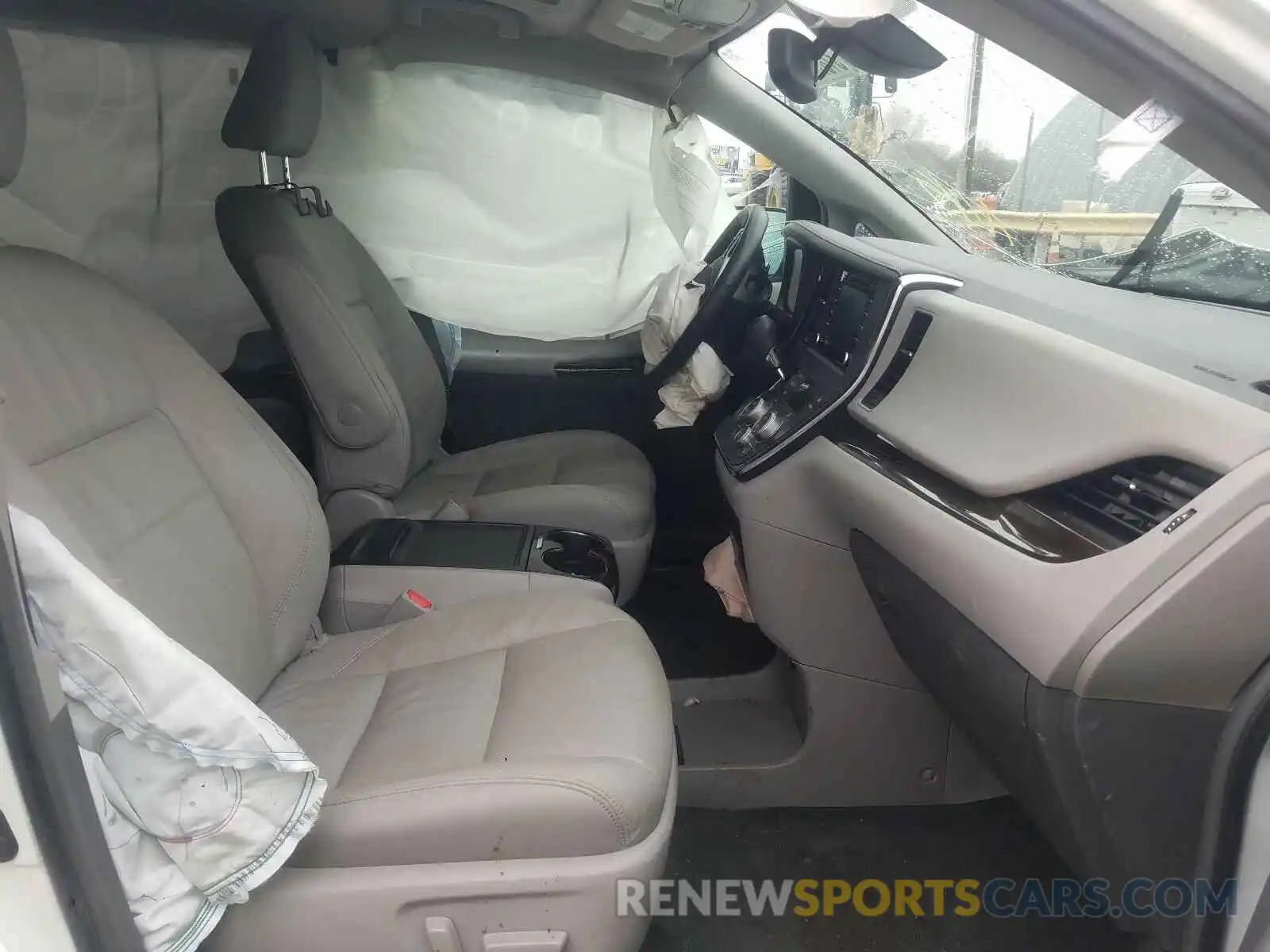 5 Photograph of a damaged car 5TDYZ3DC7KS984634 TOYOTA SIENNA 2019