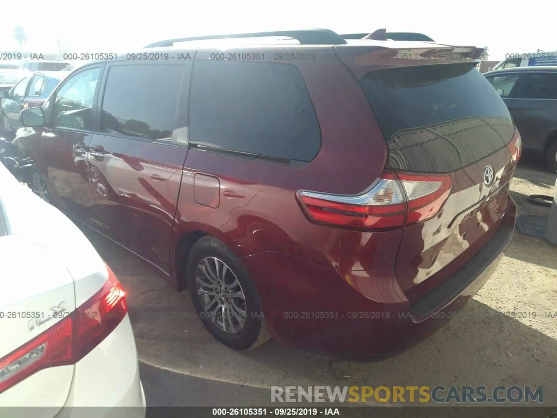 3 Photograph of a damaged car 5TDYZ3DC7KS986917 TOYOTA SIENNA 2019