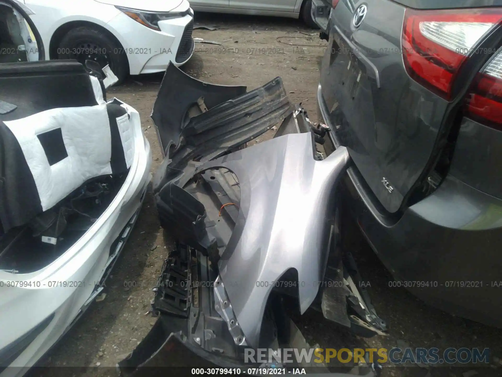 12 Photograph of a damaged car 5TDYZ3DC7KS987078 TOYOTA SIENNA 2019