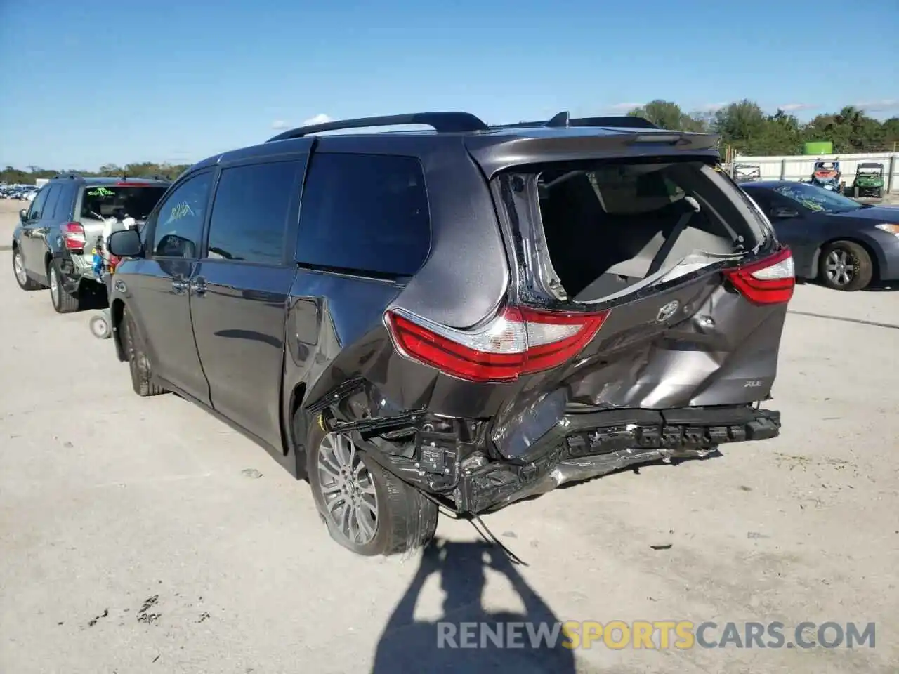 3 Photograph of a damaged car 5TDYZ3DC7KS988893 TOYOTA SIENNA 2019