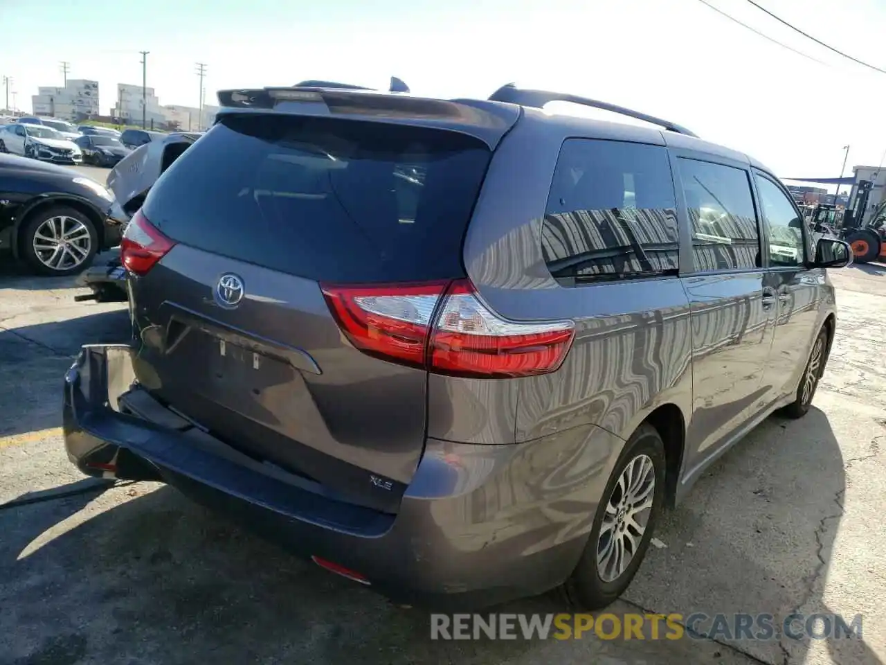 4 Фотография поврежденного автомобиля 5TDYZ3DC7KS991258 TOYOTA SIENNA 2019