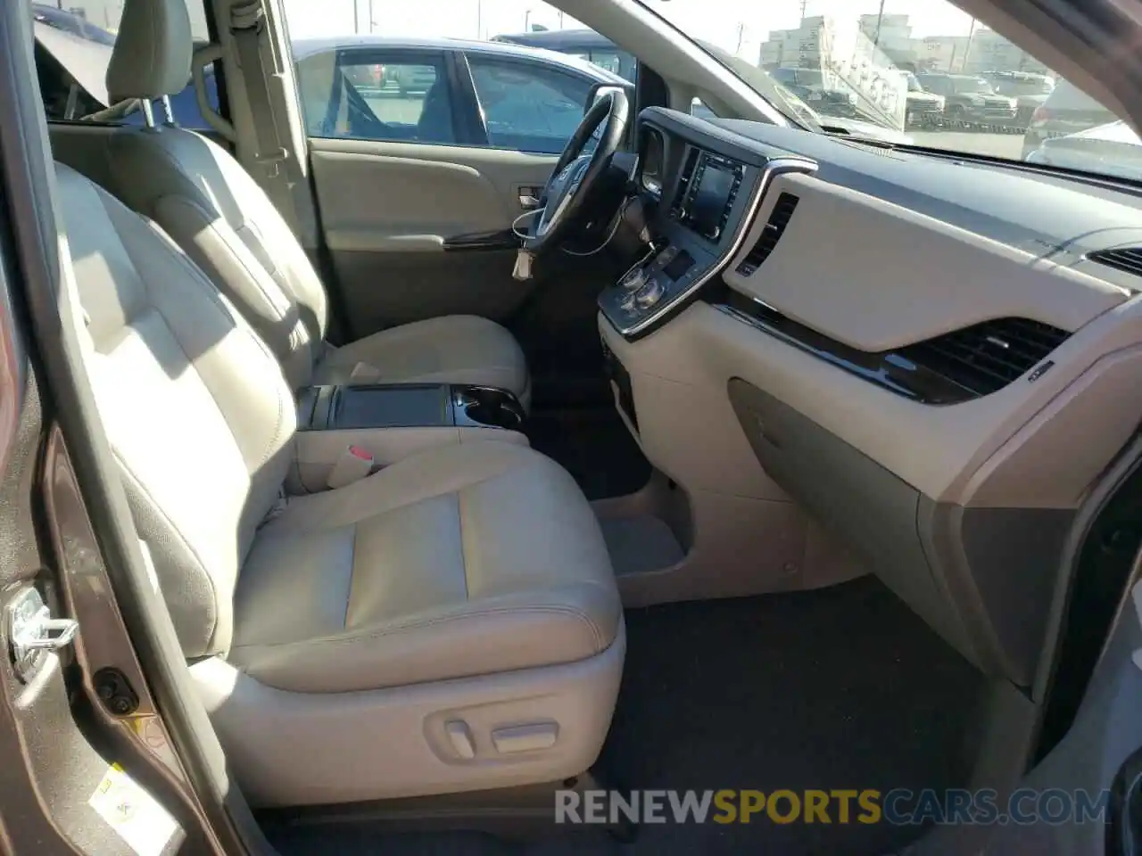 5 Photograph of a damaged car 5TDYZ3DC7KS991258 TOYOTA SIENNA 2019