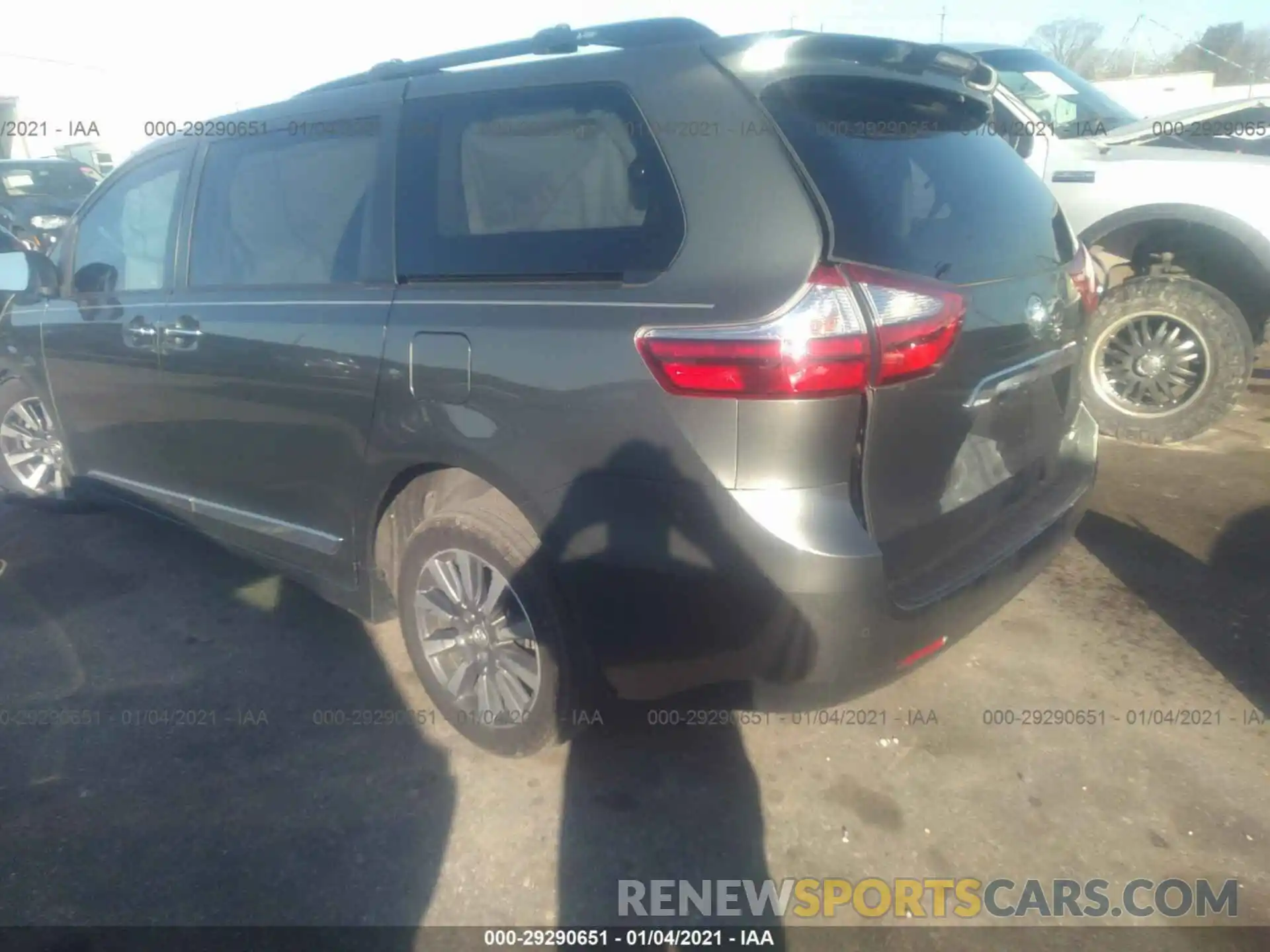 3 Photograph of a damaged car 5TDYZ3DC7KS991714 TOYOTA SIENNA 2019