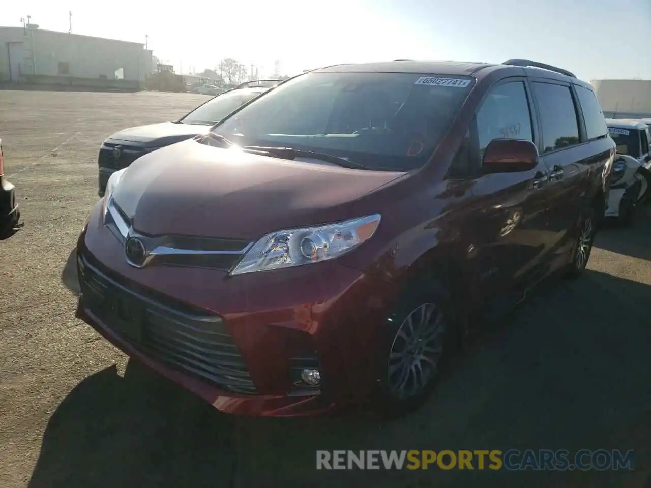 2 Photograph of a damaged car 5TDYZ3DC7KS993169 TOYOTA SIENNA 2019