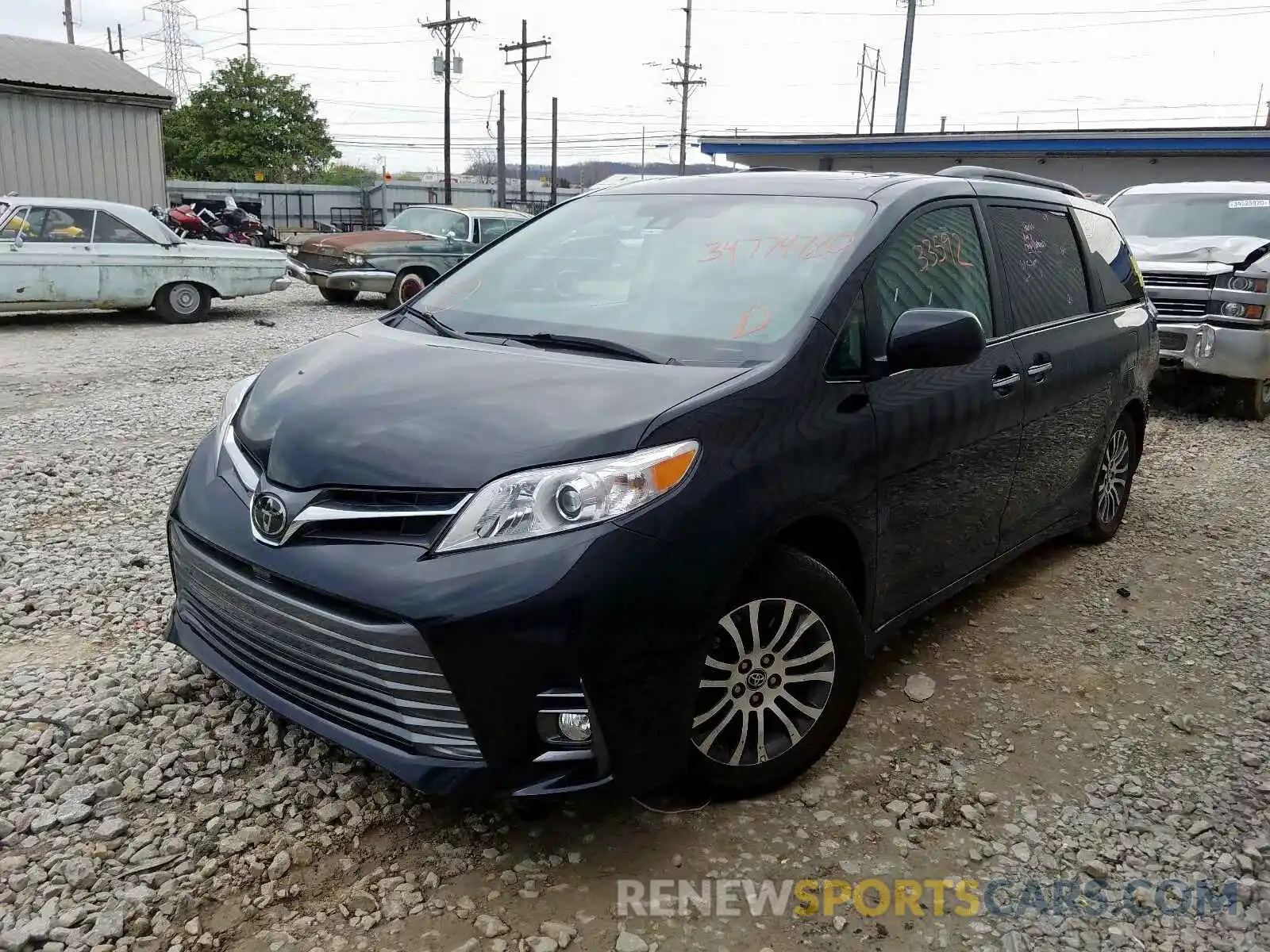 2 Photograph of a damaged car 5TDYZ3DC7KS994161 TOYOTA SIENNA 2019