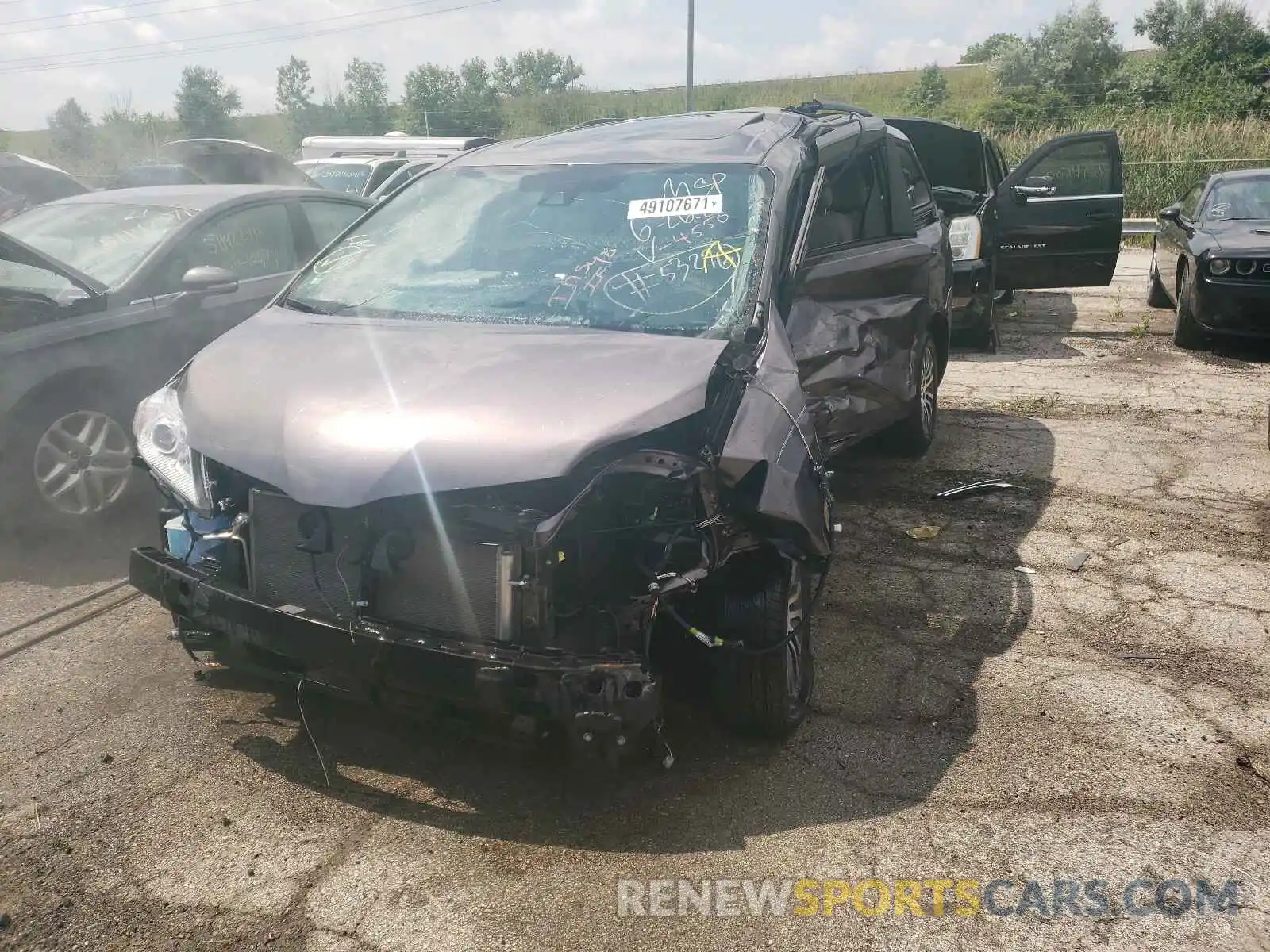 2 Photograph of a damaged car 5TDYZ3DC7KS994550 TOYOTA SIENNA 2019