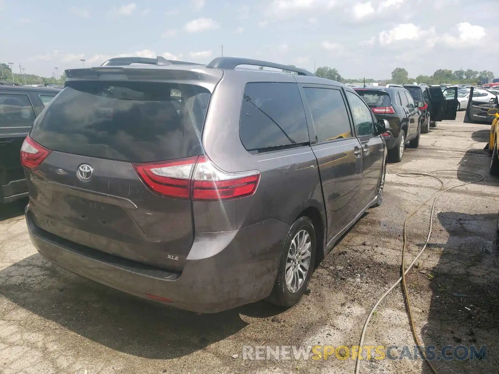 4 Фотография поврежденного автомобиля 5TDYZ3DC7KS994550 TOYOTA SIENNA 2019