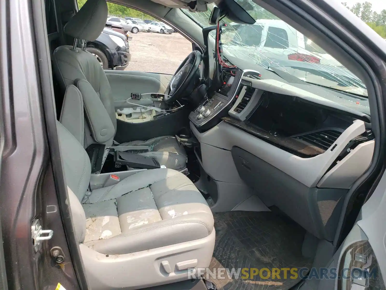 5 Photograph of a damaged car 5TDYZ3DC7KS994550 TOYOTA SIENNA 2019