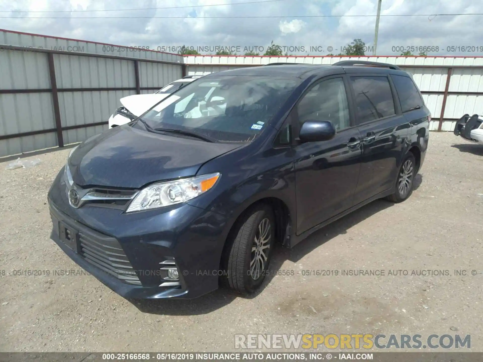 2 Фотография поврежденного автомобиля 5TDYZ3DC7KS997514 TOYOTA SIENNA 2019