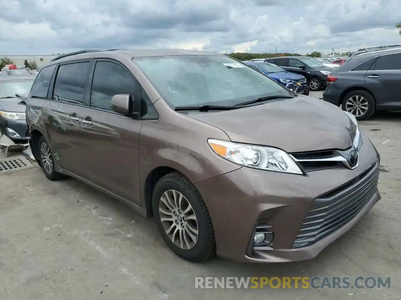 1 Photograph of a damaged car 5TDYZ3DC7KS997898 TOYOTA SIENNA 2019