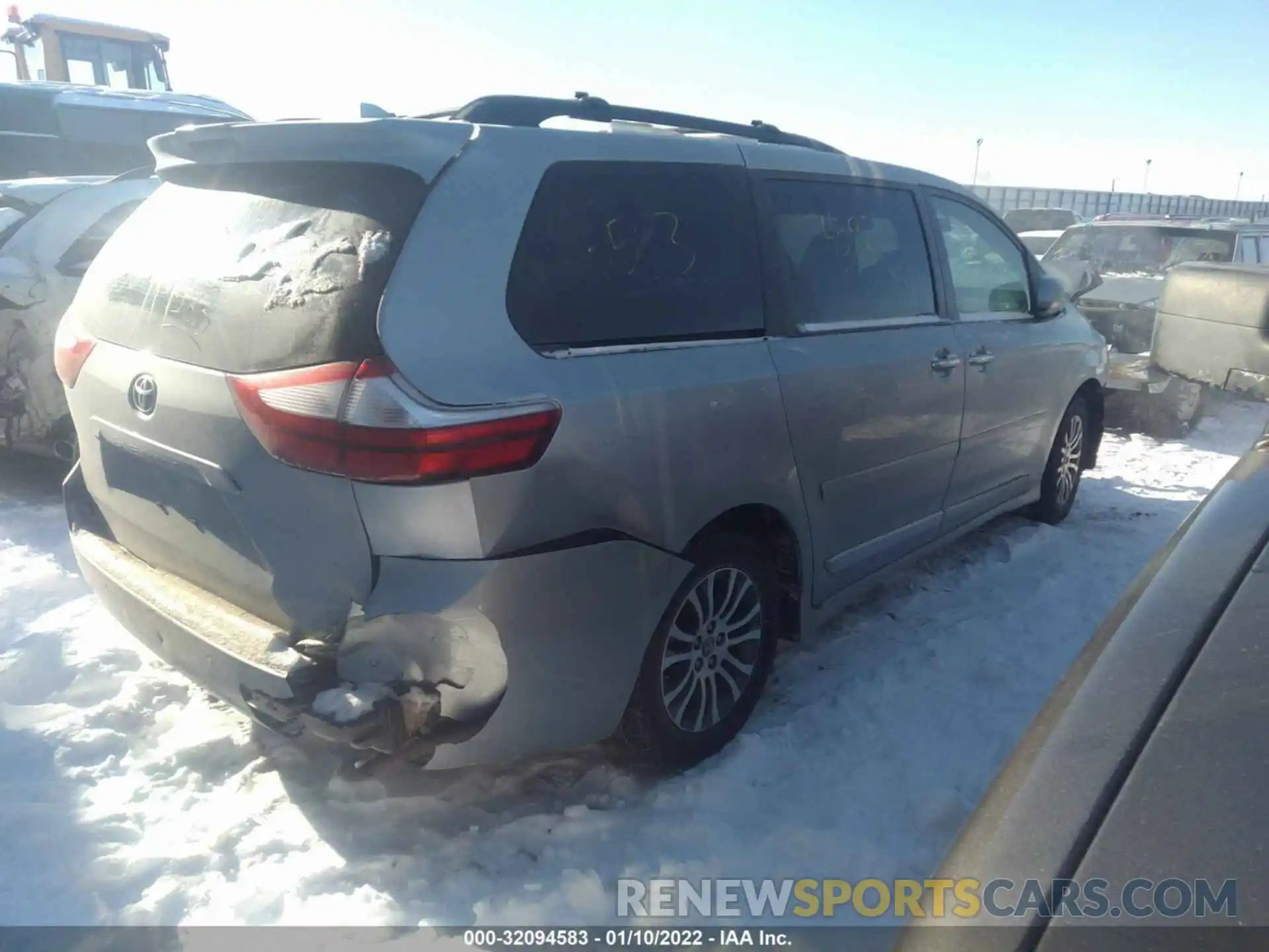 4 Фотография поврежденного автомобиля 5TDYZ3DC7KS997917 TOYOTA SIENNA 2019