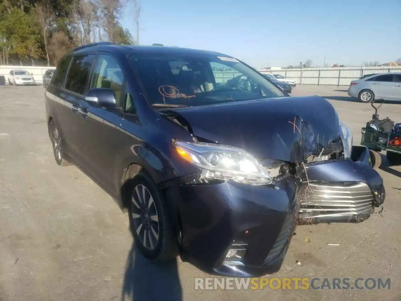 1 Photograph of a damaged car 5TDYZ3DC8KS001136 TOYOTA SIENNA 2019