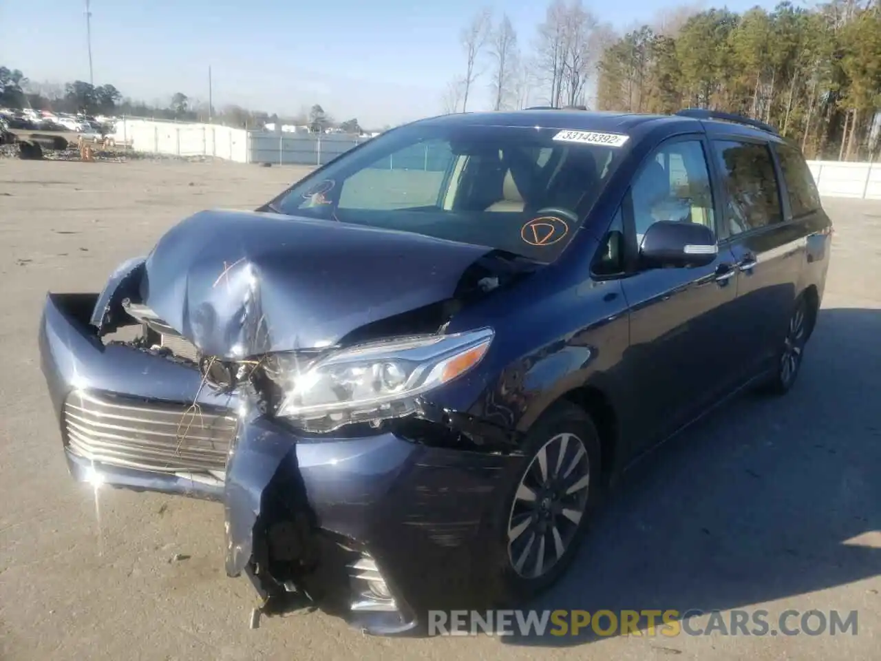 2 Photograph of a damaged car 5TDYZ3DC8KS001136 TOYOTA SIENNA 2019