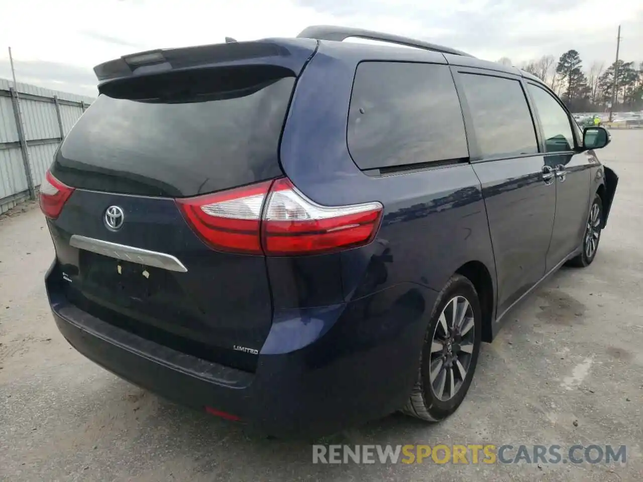 4 Фотография поврежденного автомобиля 5TDYZ3DC8KS001136 TOYOTA SIENNA 2019