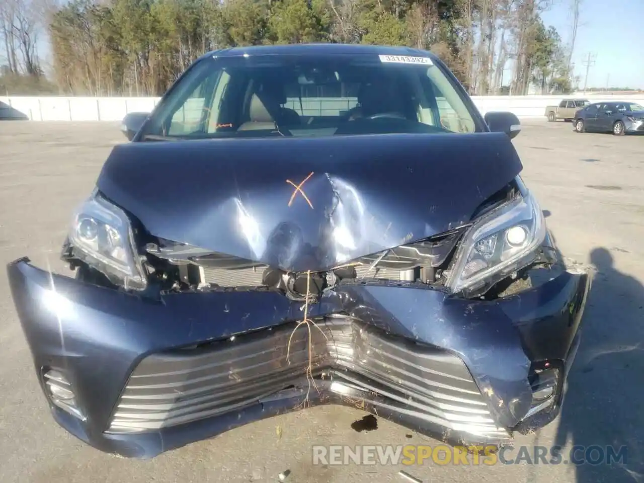 9 Photograph of a damaged car 5TDYZ3DC8KS001136 TOYOTA SIENNA 2019