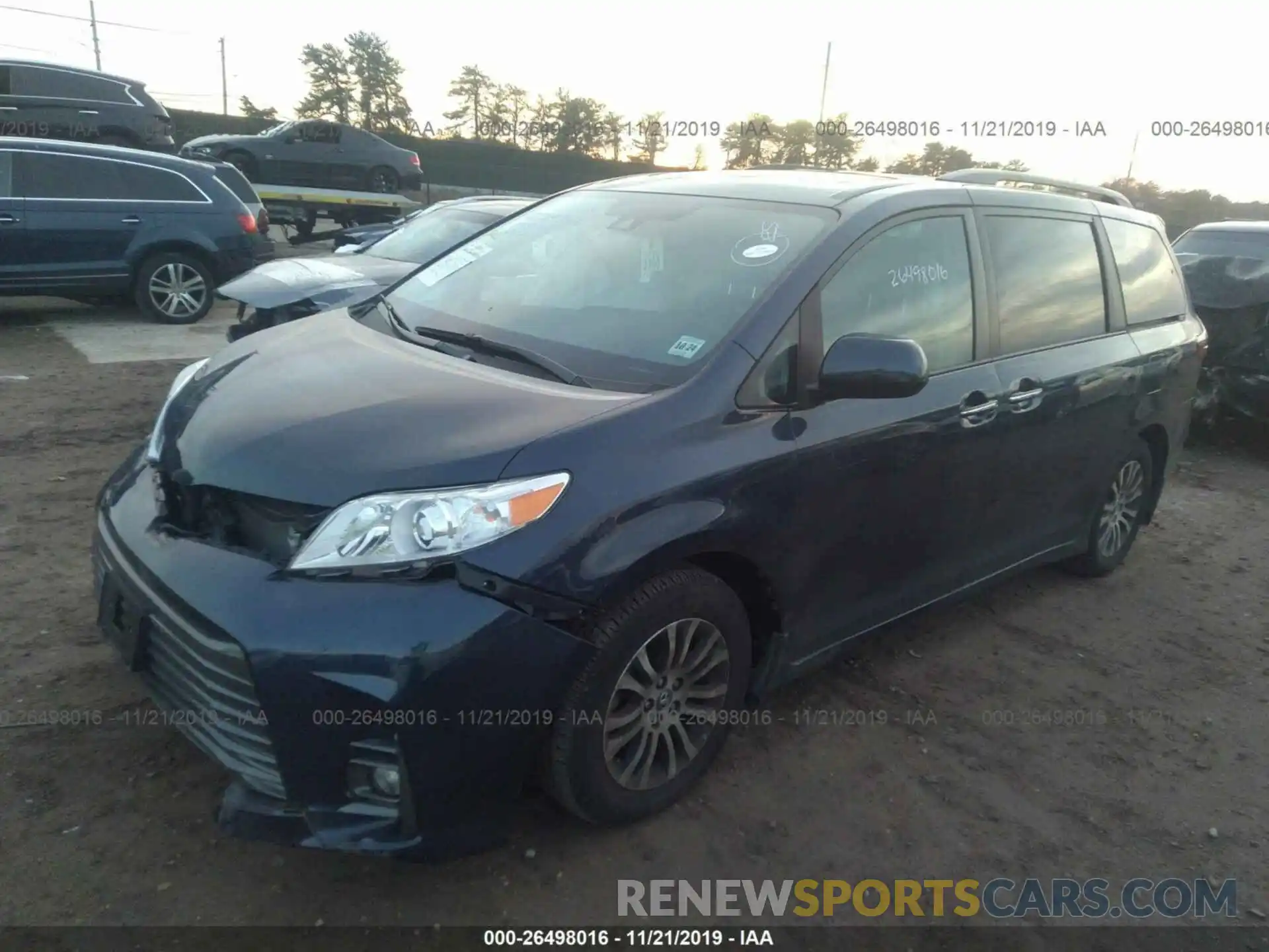 2 Фотография поврежденного автомобиля 5TDYZ3DC8KS003694 TOYOTA SIENNA 2019