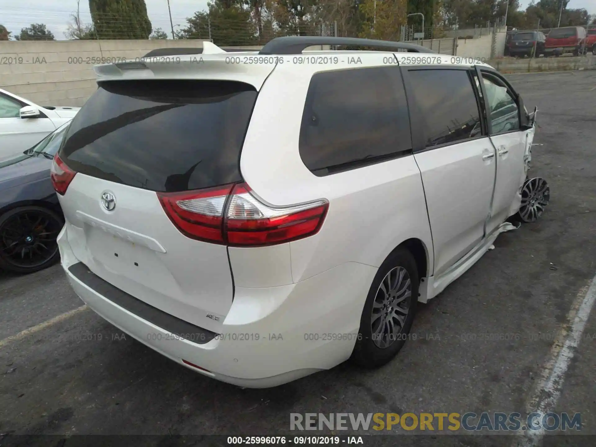 4 Фотография поврежденного автомобиля 5TDYZ3DC8KS007003 TOYOTA SIENNA 2019