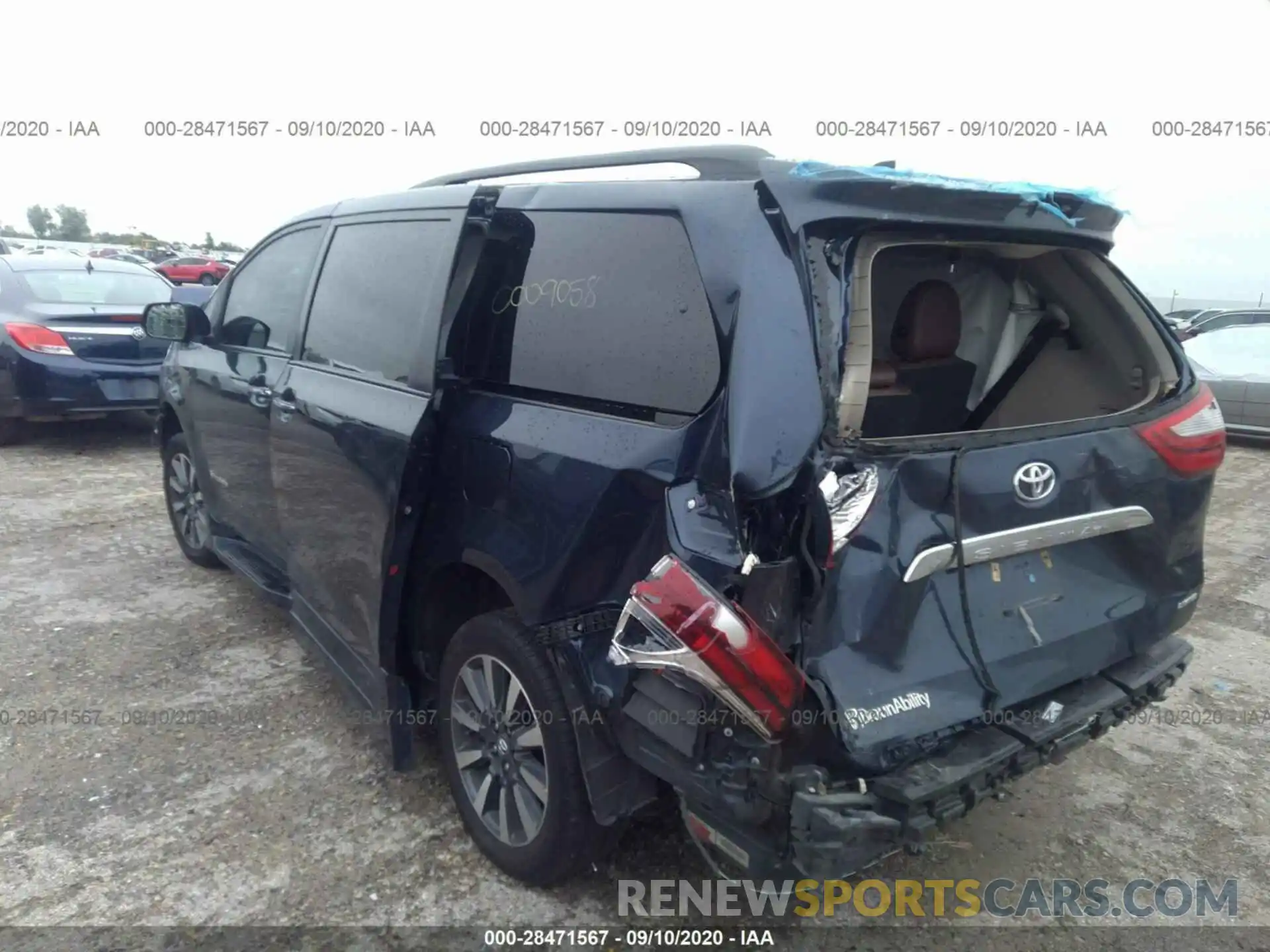 3 Photograph of a damaged car 5TDYZ3DC8KS007566 TOYOTA SIENNA 2019