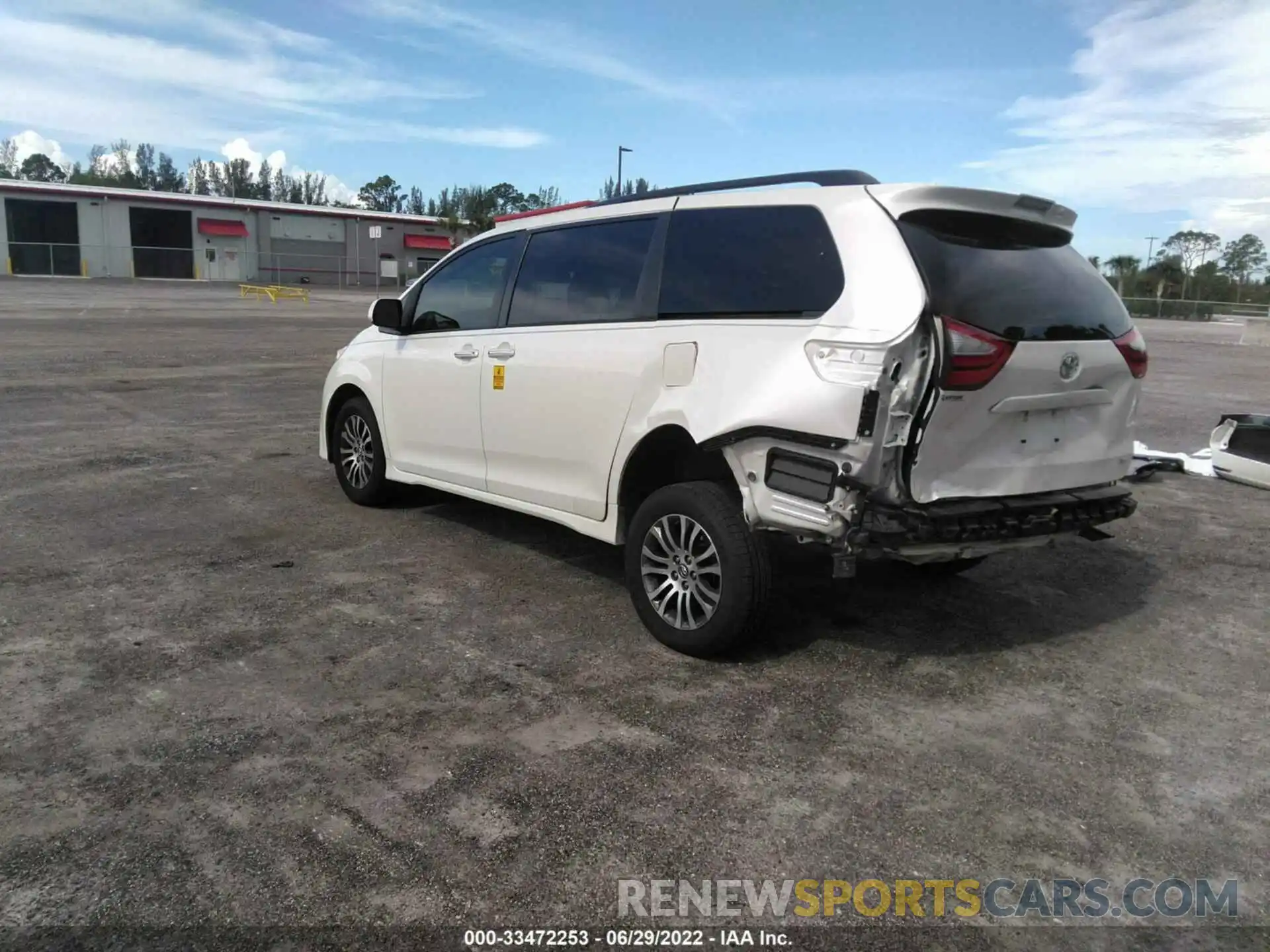 3 Photograph of a damaged car 5TDYZ3DC8KS008491 TOYOTA SIENNA 2019