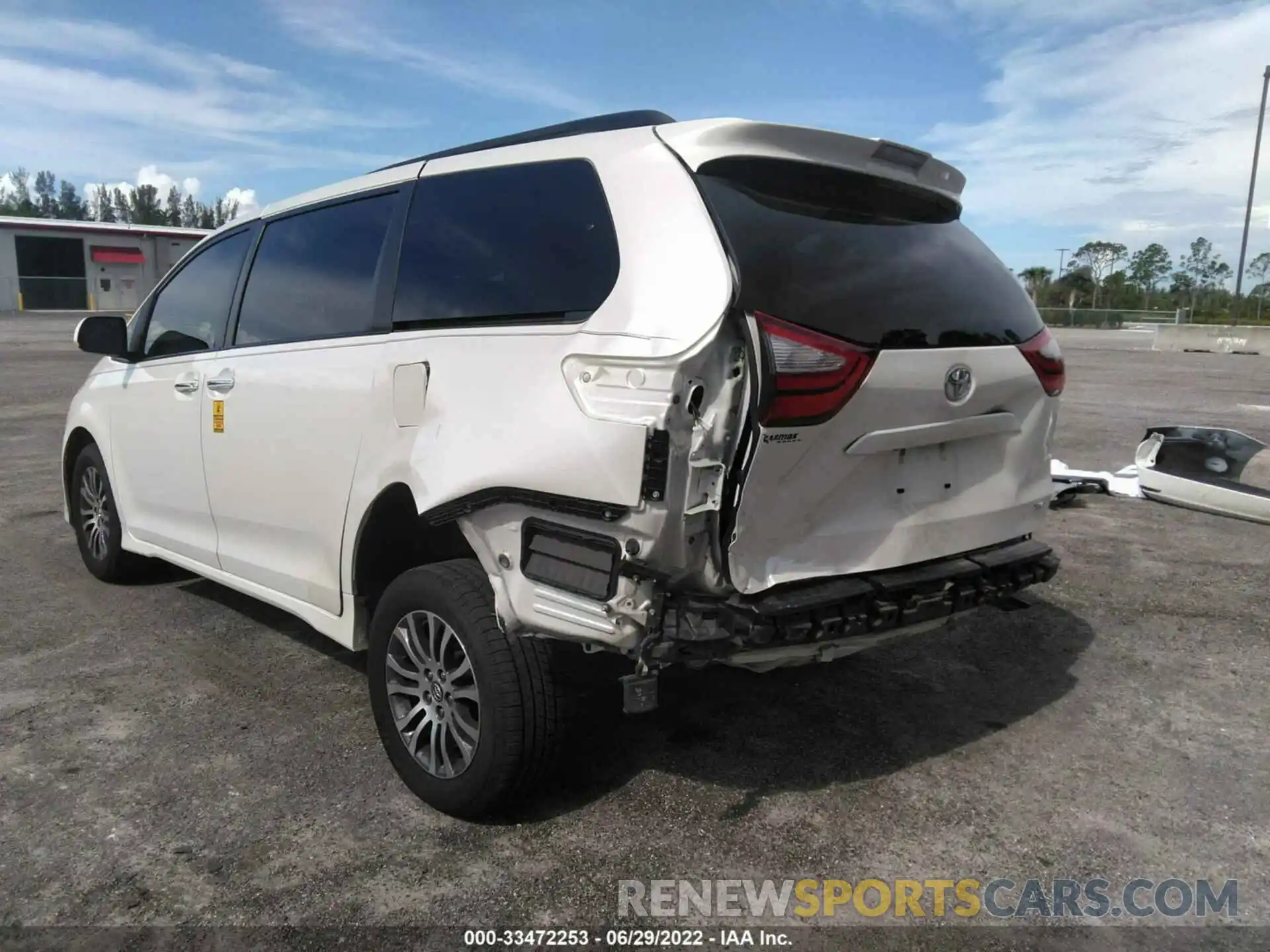 6 Photograph of a damaged car 5TDYZ3DC8KS008491 TOYOTA SIENNA 2019