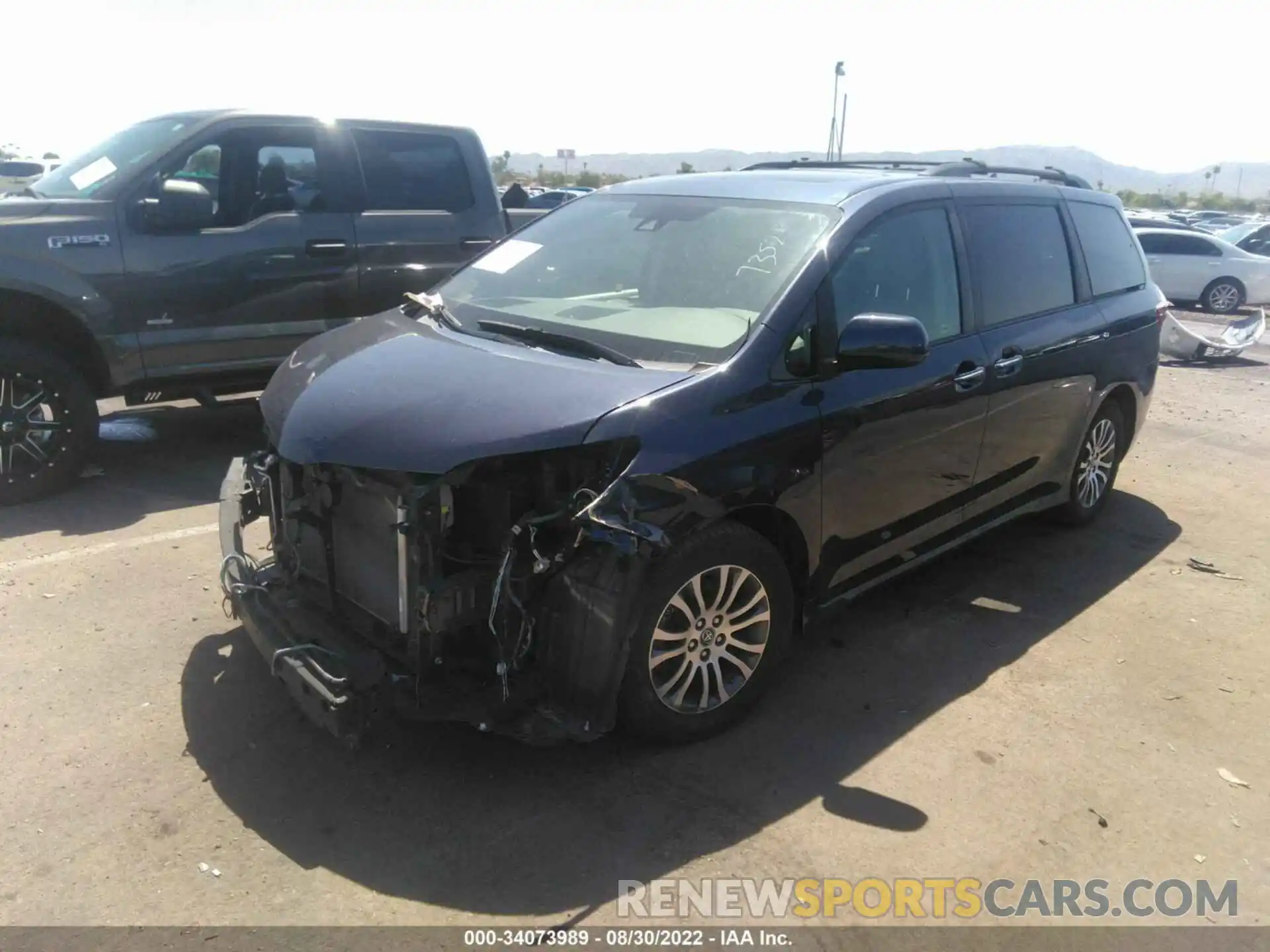 6 Photograph of a damaged car 5TDYZ3DC8KS010256 TOYOTA SIENNA 2019