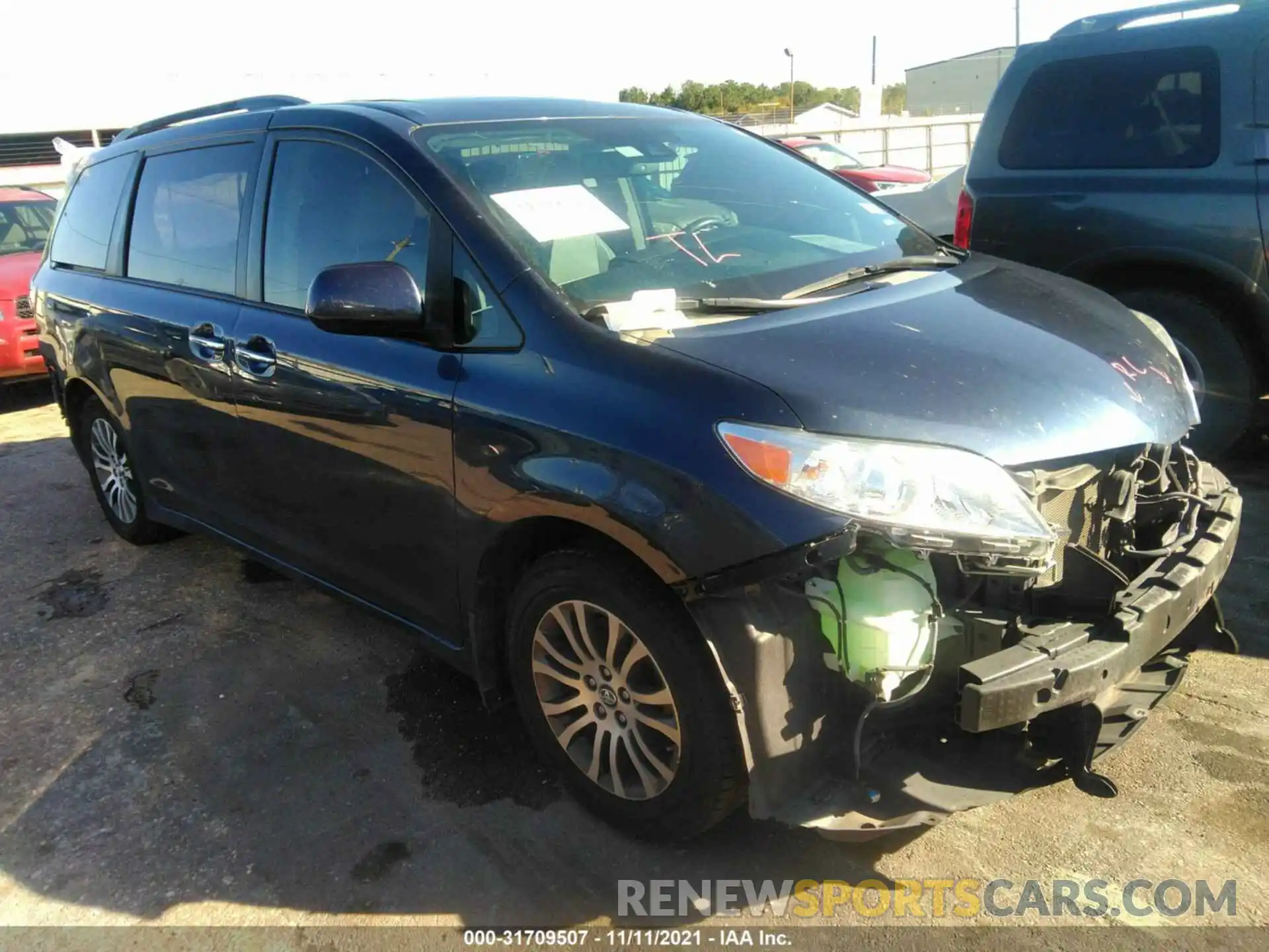 1 Photograph of a damaged car 5TDYZ3DC8KS013190 TOYOTA SIENNA 2019