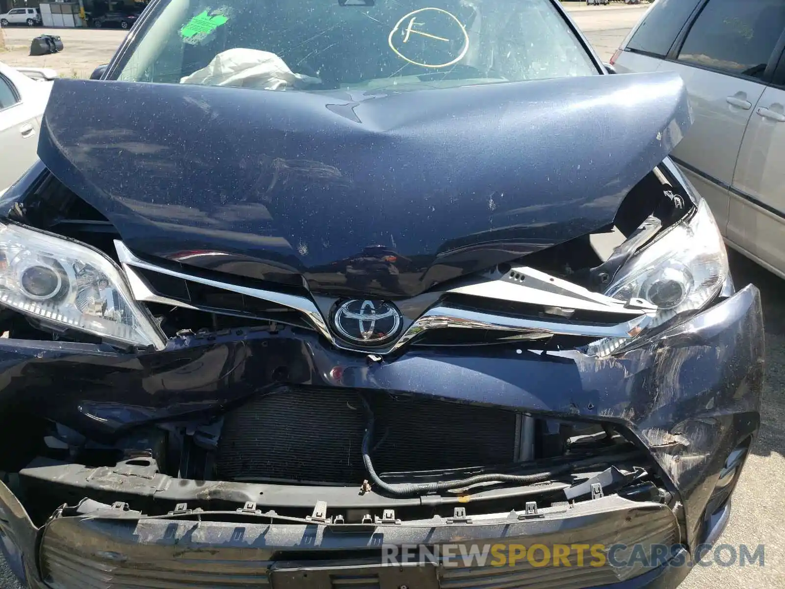 7 Photograph of a damaged car 5TDYZ3DC8KS014324 TOYOTA SIENNA 2019