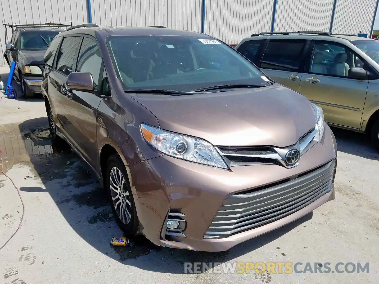 1 Photograph of a damaged car 5TDYZ3DC8KS017188 TOYOTA SIENNA 2019