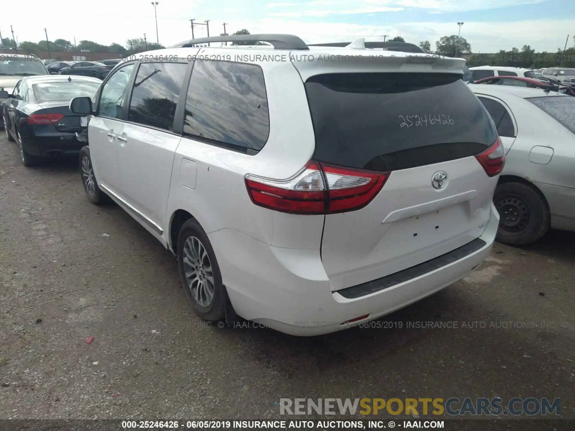 3 Фотография поврежденного автомобиля 5TDYZ3DC8KS967972 TOYOTA SIENNA 2019