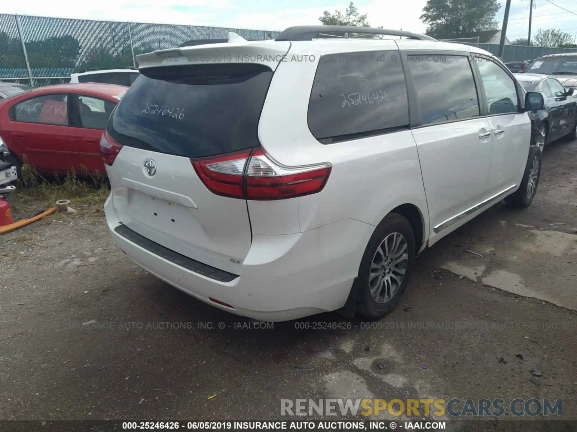 4 Фотография поврежденного автомобиля 5TDYZ3DC8KS967972 TOYOTA SIENNA 2019