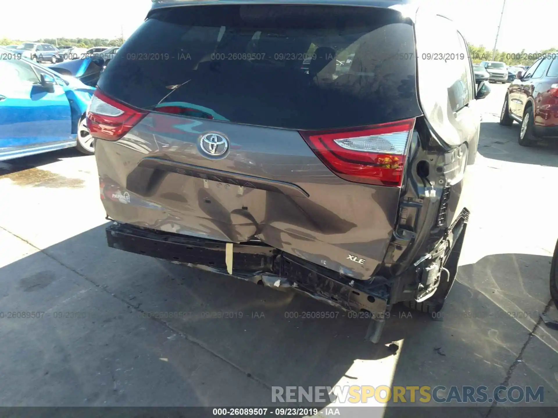 6 Photograph of a damaged car 5TDYZ3DC8KS968264 TOYOTA SIENNA 2019